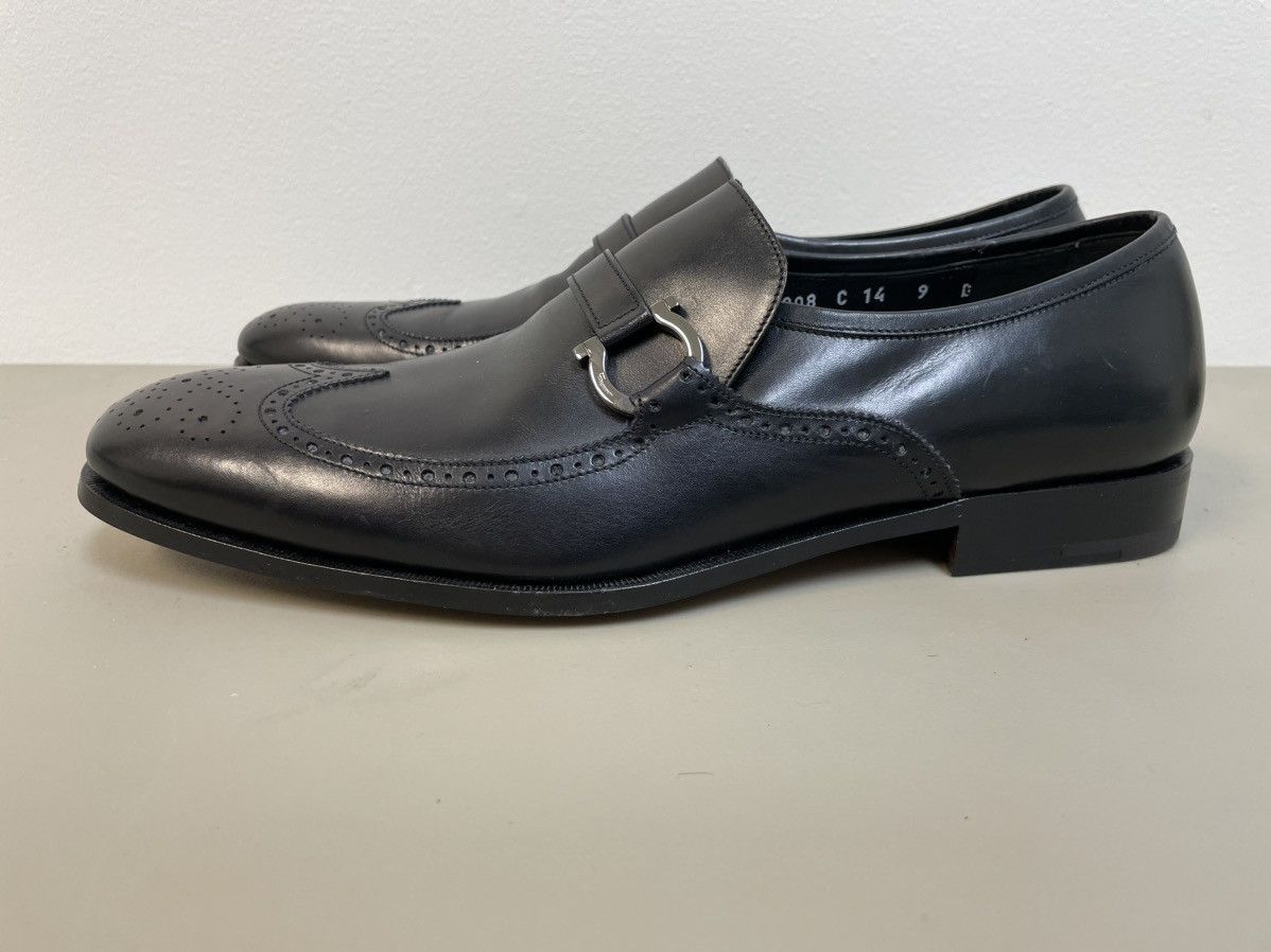 Salvatore Ferragamo Wingtip Loafer with Gancini Detail at Vamp Size US 9 / EU 42 - 2 Thumbnail