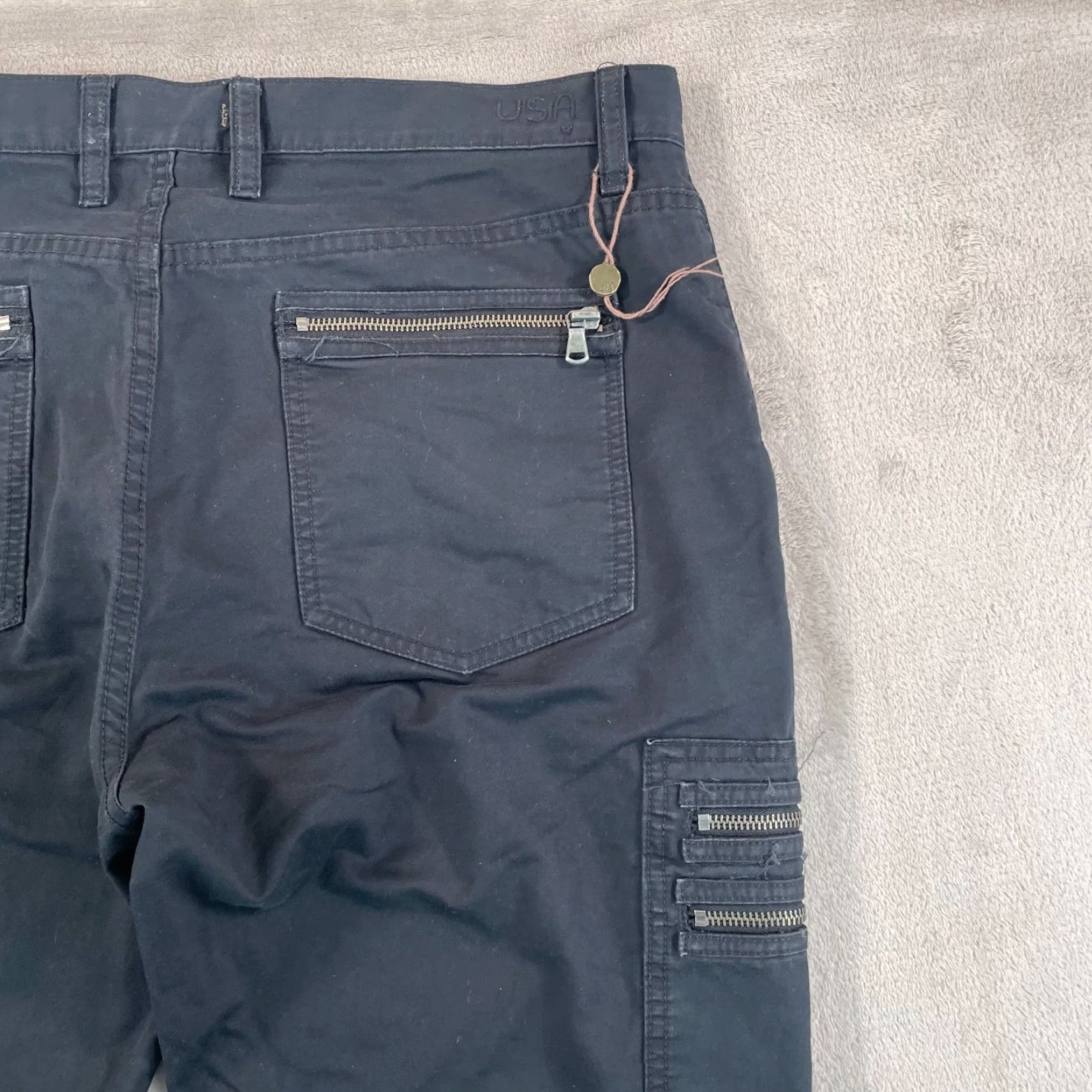 John Varvatos John Varvatos Cargo Pants Men 36x33 Black Zip Pockets Straight Leg USA Size US 36 / EU 52 - 6 Thumbnail