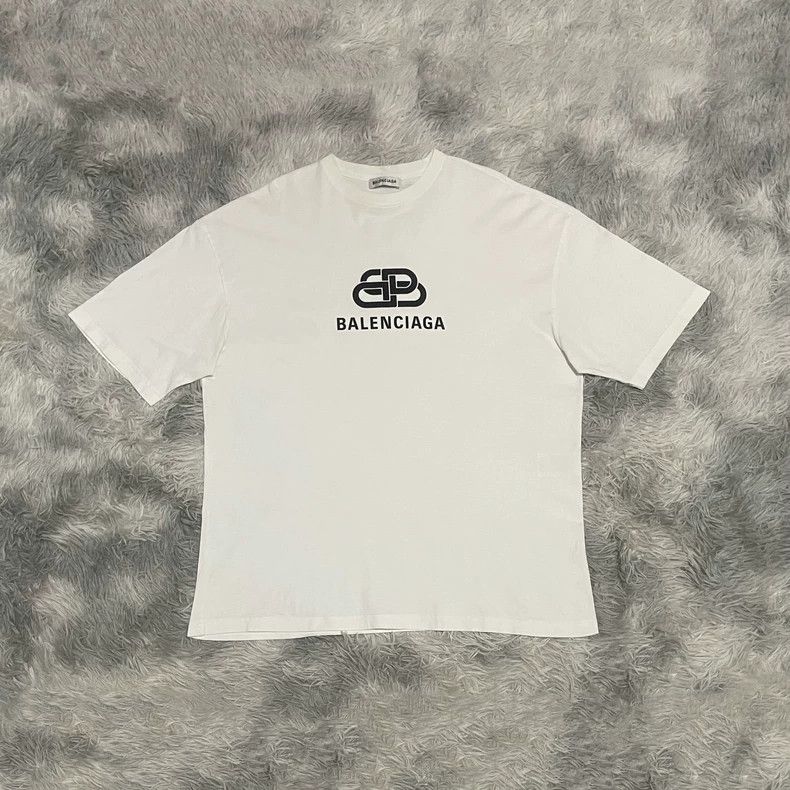 Balenciaga Balenciaga Buckle Logo Short Sleeve T-Shirt White Size M Size US M / EU 48-50 / 2 - 1 Thumbnail