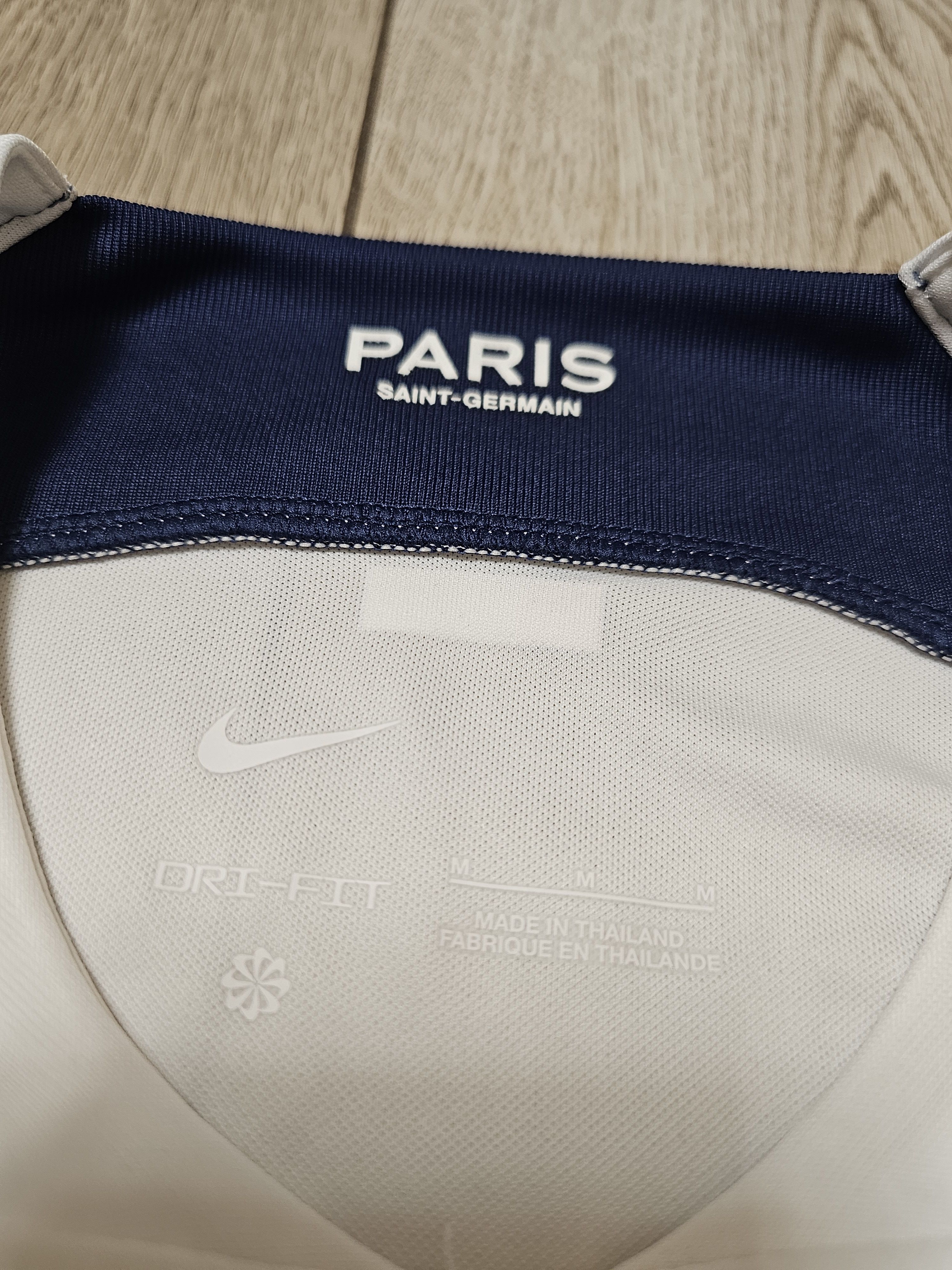 Nike PSG PARIS SAINT-GERMAIN 2024 MBAPPE FOOTBALL SOCCER JERSEY Size US M / EU 48-50 / 2 - 10 Thumbnail