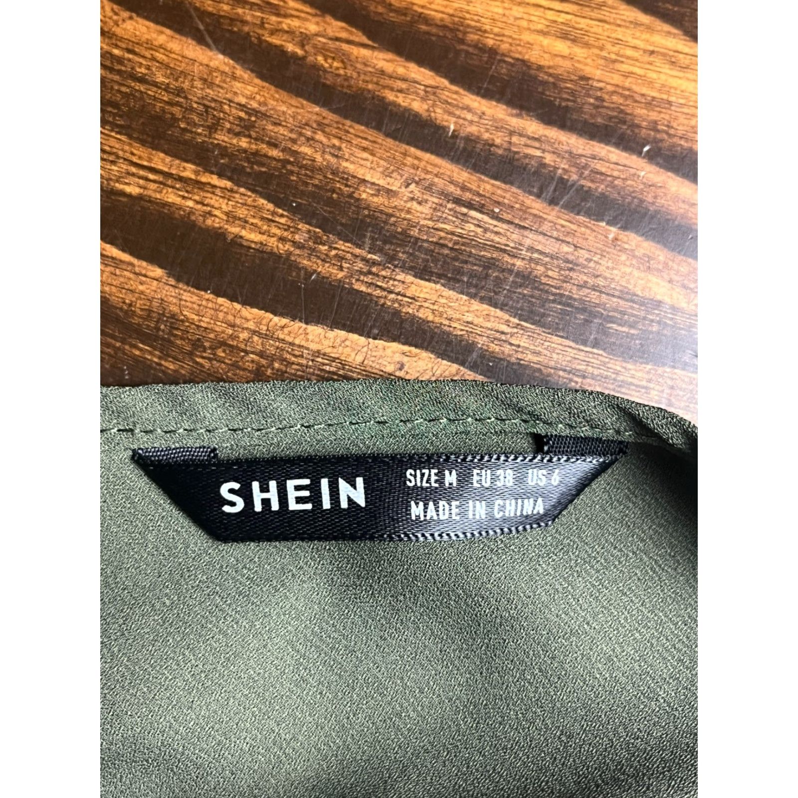 Shein **Women's Size Medium Green SheIn Tank Top V-neck Sheer** User: Women's Size Medium Green SheIn Tank Top V-neck Sheer Size M / US 6-8 / IT 42-44 - 5 Thumbnail
