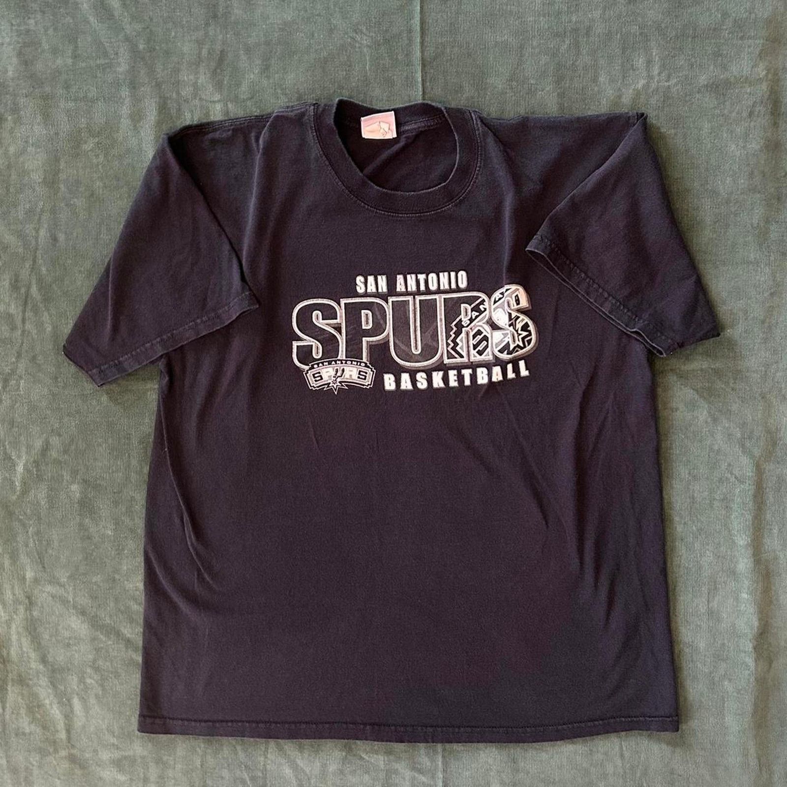 NBA Vintage nba spurs graphic tee Size US XL / EU 56 / 4 - 1 Thumbnail