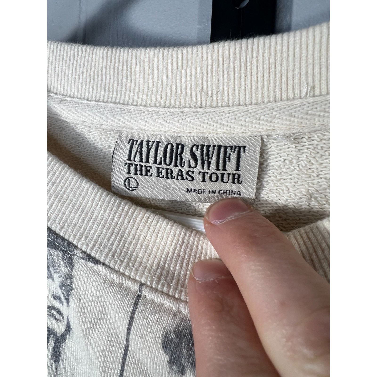 Other Taylor Swift ERAS Tour Concert Cropped Oversize White Crewne Size L / US 10 / IT 46 - 4 Thumbnail
