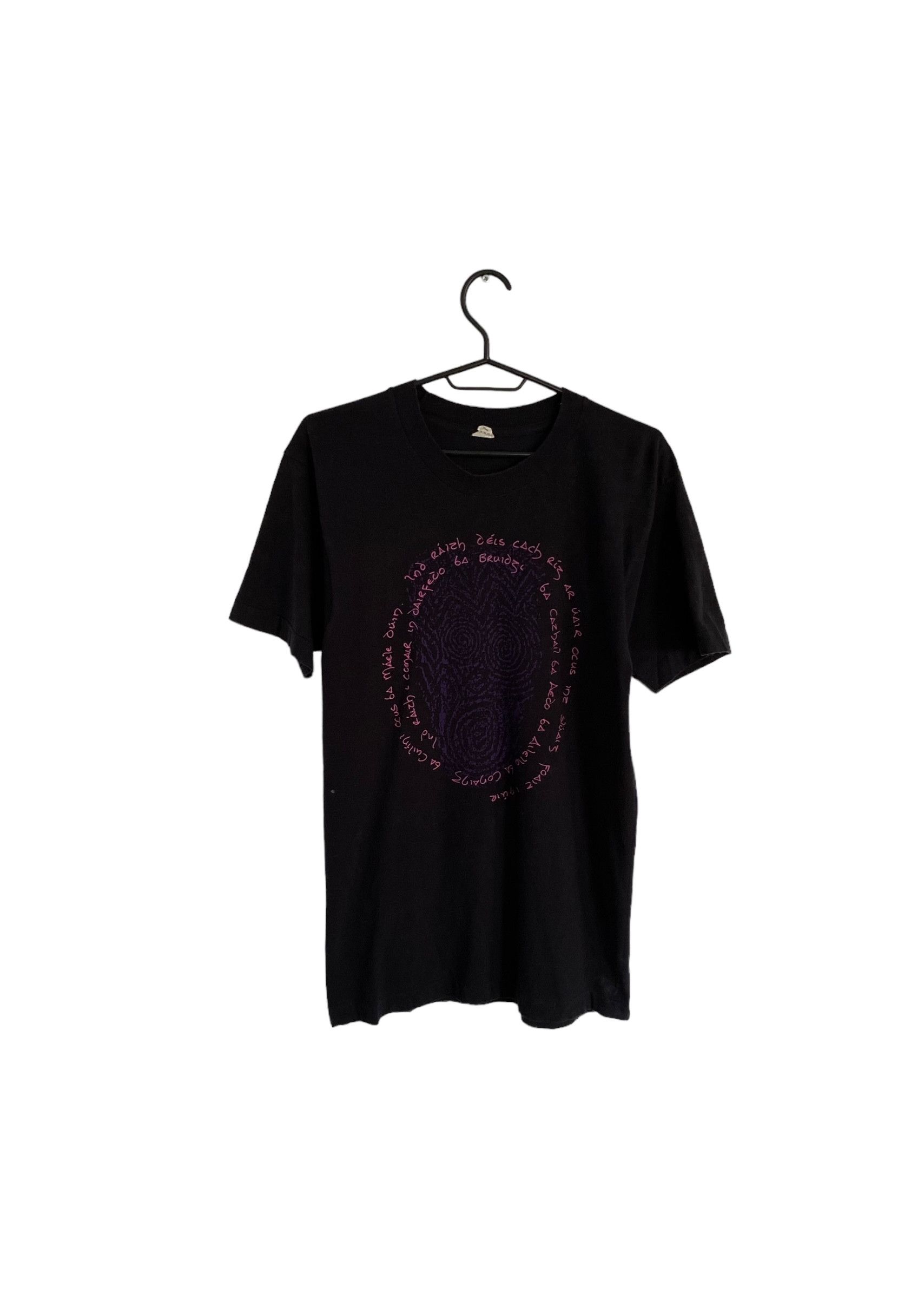 Vintage 90s' Aran Island single stitch Tee Size US L / EU 52-54 / 3 - 1 Thumbnail