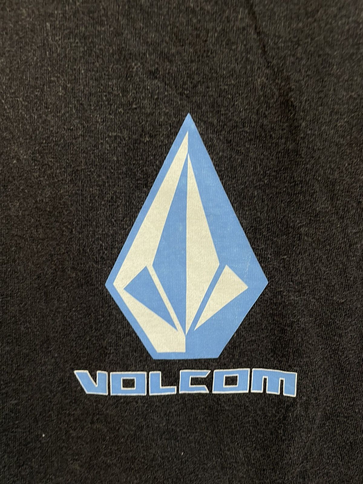 Vintage Vintage Y2K Volcom sunfaded t shirt Size US L / EU 52-54 / 3 - 4 Thumbnail