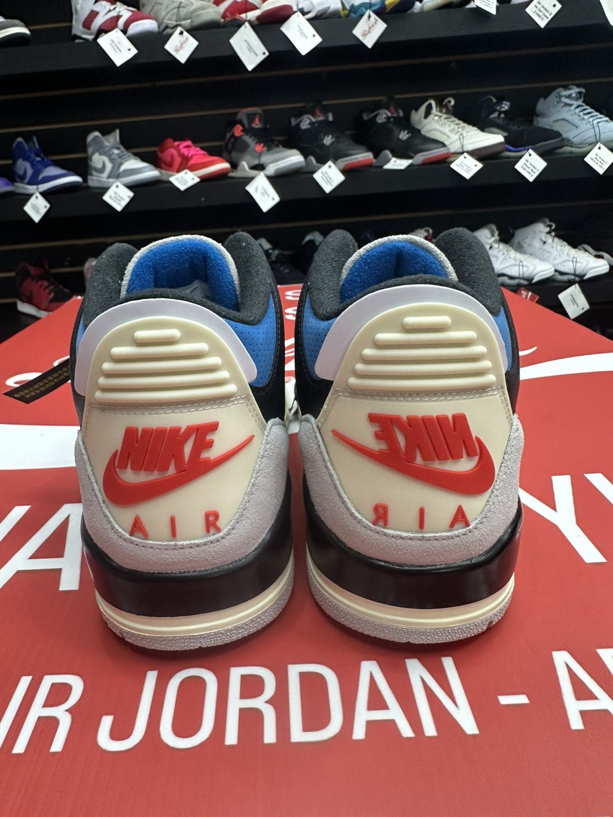 Jordan Brand Air Jordan 3 Rare Air Size 9 Size US 9 / EU 42 - 5 Thumbnail