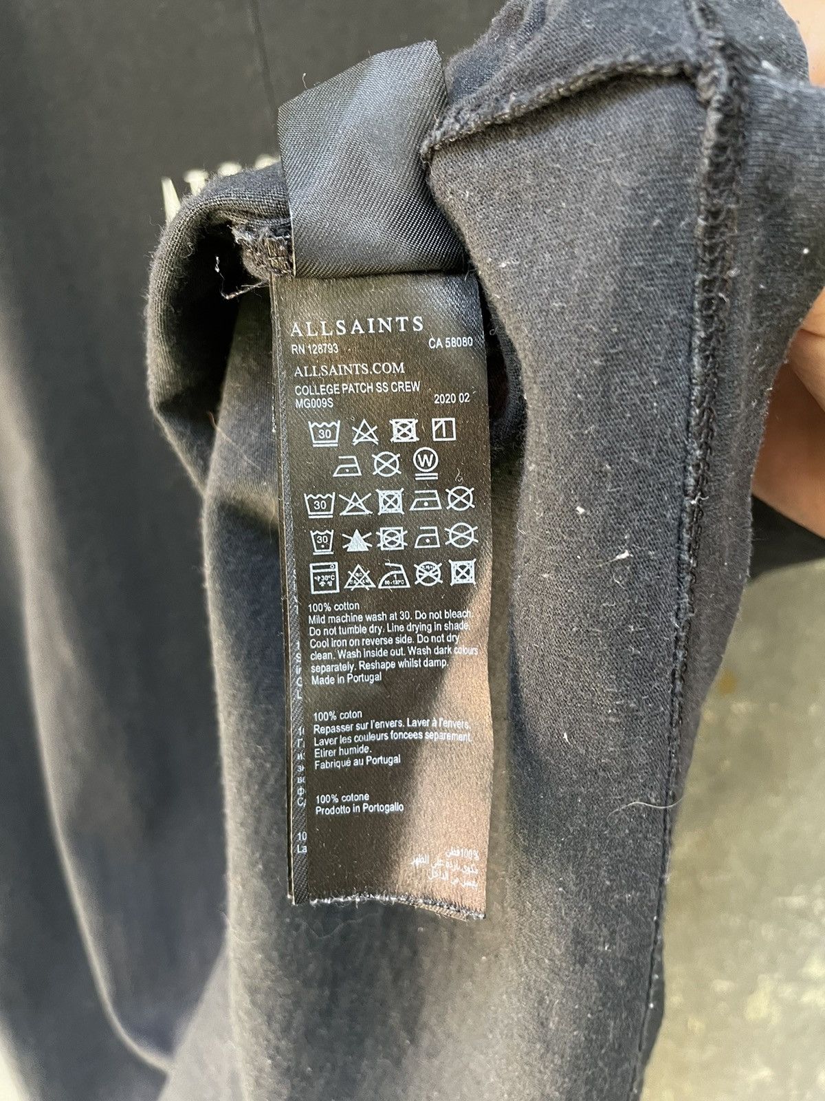 Allsaints Allsaints T-Shirt Faded College Patch Crew Size US S / EU 44-46 / 1 - 7 Thumbnail
