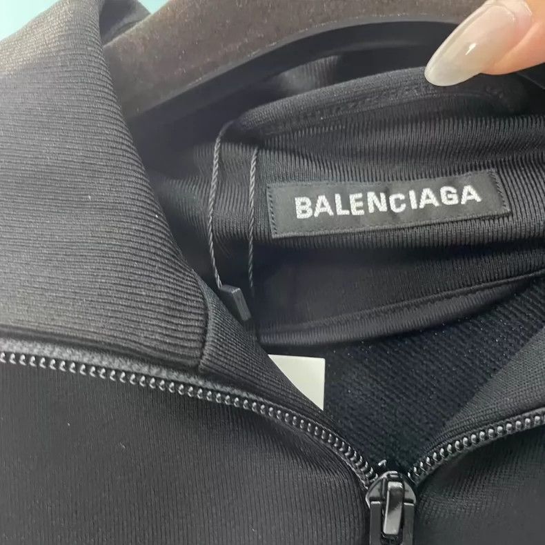 Balenciaga Balenciaga lock embroidery black and white stitching sports Size US S / EU 44-46 / 1 - 4 Thumbnail