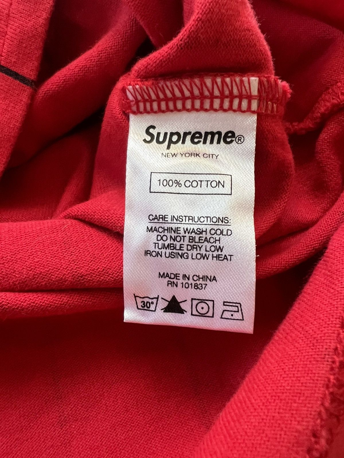 Supreme Supreme Love Hate Red Baseball Jersey size L Button up 2019 Size US L / EU 52-54 / 3 - 6 Thumbnail