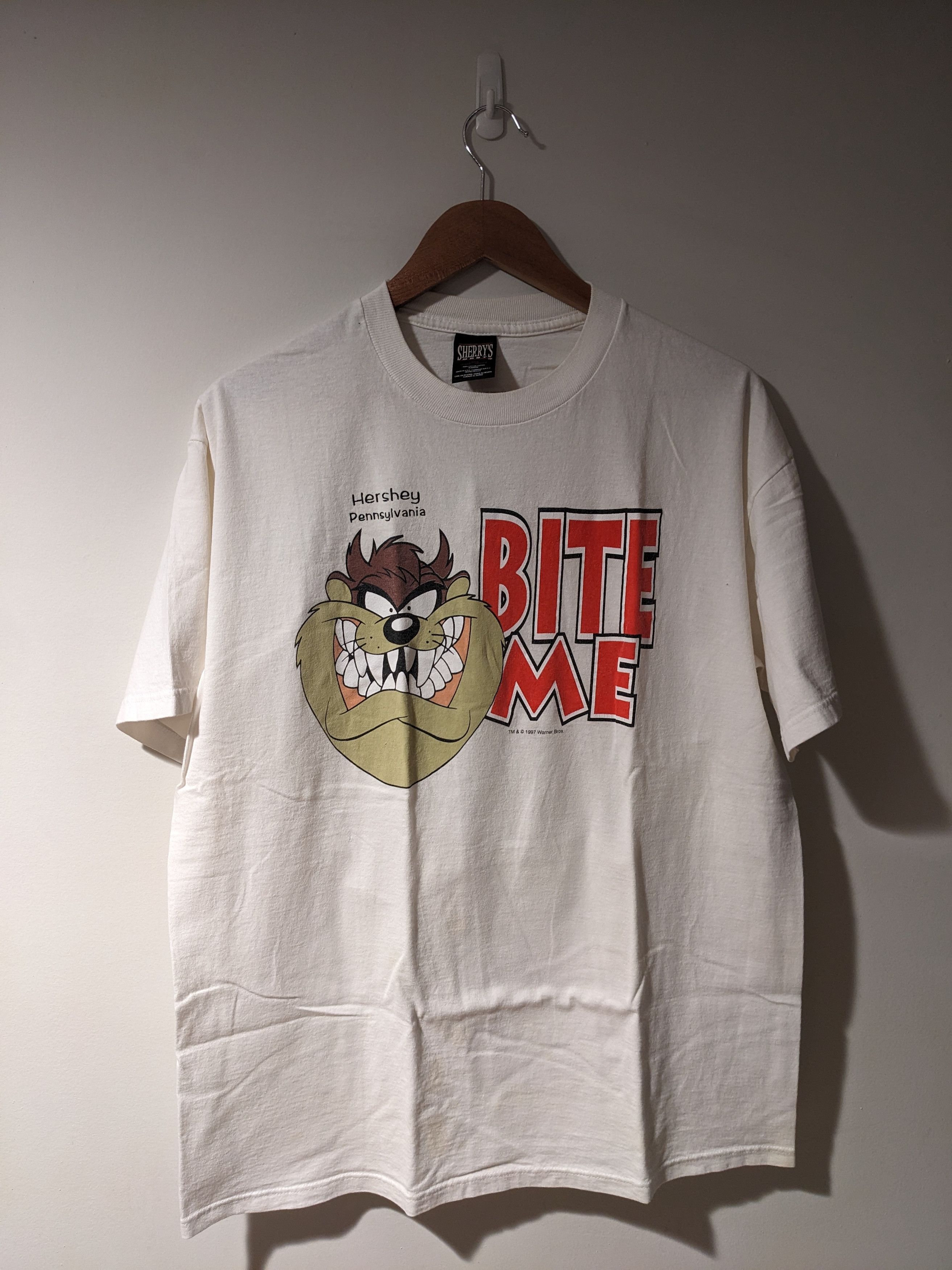 Cartoon Network × Vintage Vintage 1997 Looney Tunes Taz Hershey Bite Me Large T-Shirt Size US L / EU 52-54 / 3 - 1 Thumbnail