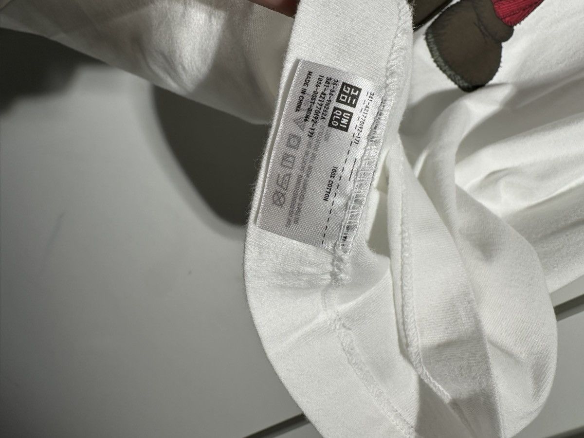 Kaws × Uniqlo Kaws Uniqlo Tee Size US XL / EU 56 / 4 - 2 Thumbnail