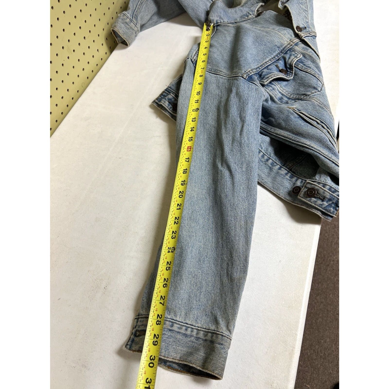 Levi's VTG Levi's Trucker Denim Jacket Mens M Medium Blue 90s 80s Signature Collared Pockets Logo Embroidered Short Jacket Casual Workwear USA Western Man Size US 31 - 5 Thumbnail