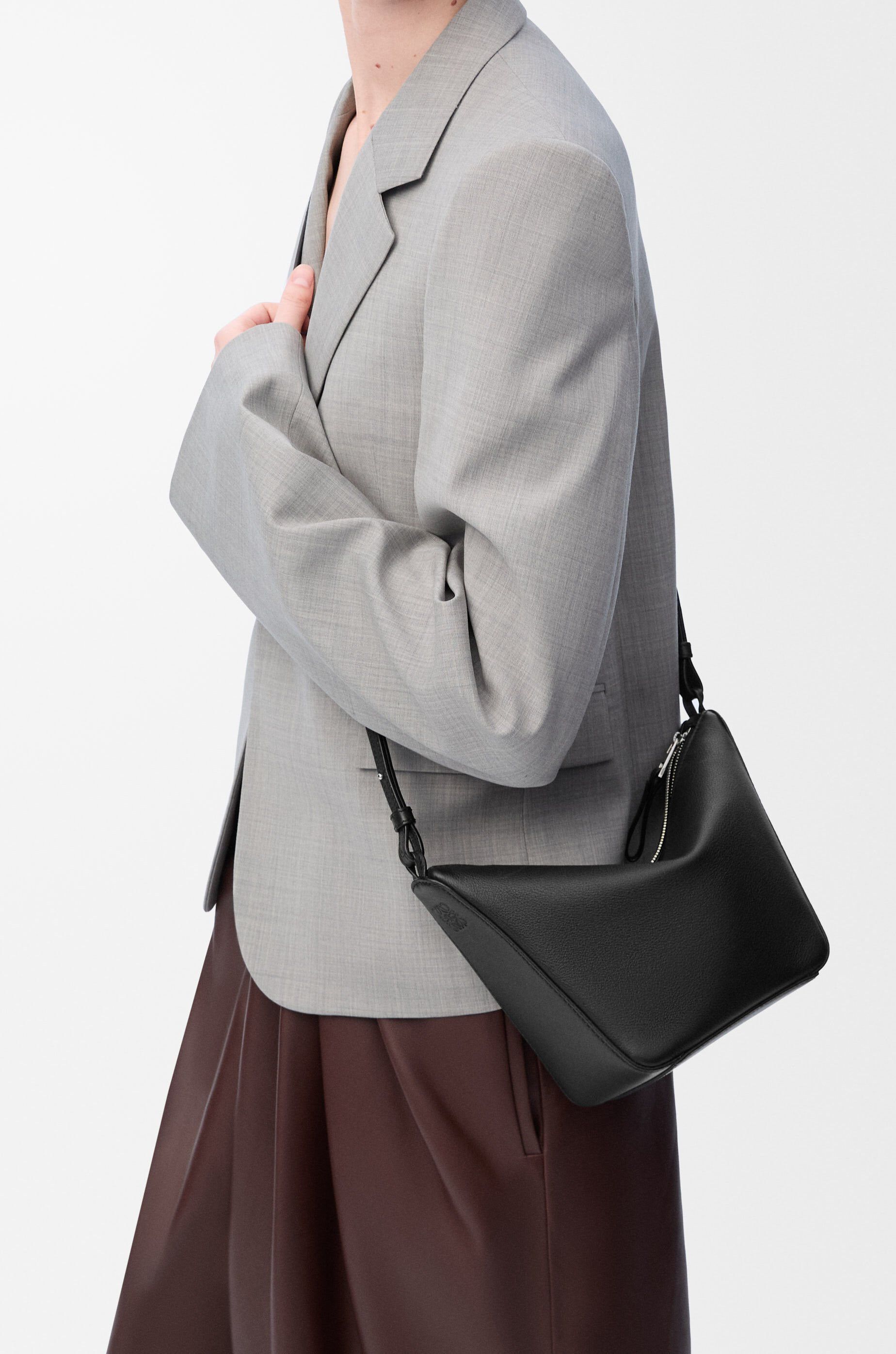 Loewe LOEWE Mini Hammock black leather hobo shoulder bag Size ONE SIZE - 2 Thumbnail