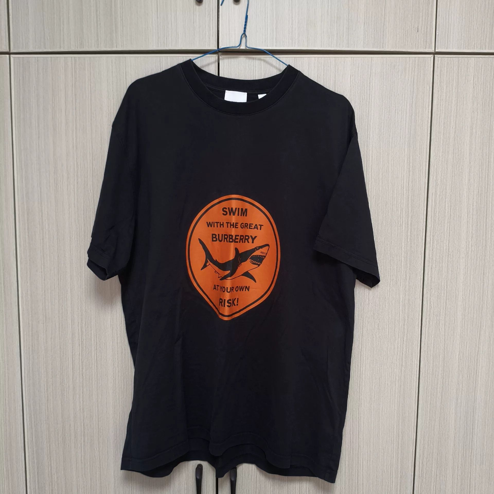 Burberry Burberry Shark Printed T-Shirt m Men Size US M / EU 48-50 / 2 - 1 Thumbnail