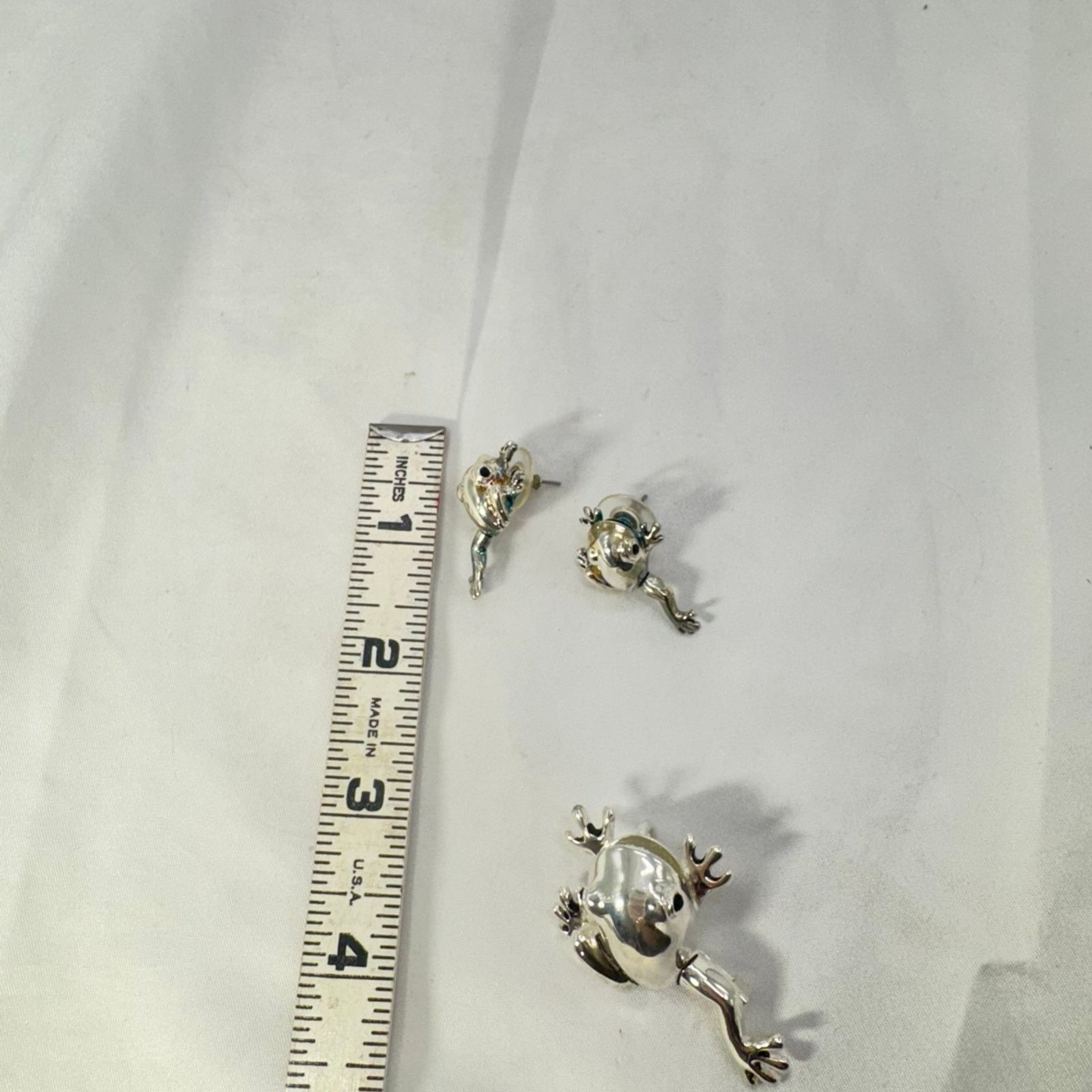 NBDN Nobrandedon Silver tone frog pendant/brooch earring set Size ONE SIZE - 6 Thumbnail