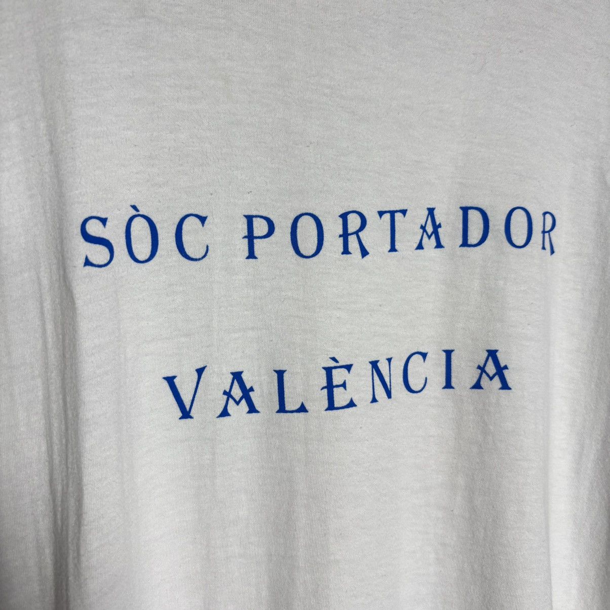 Vintage Vintage 90s Madonna And Child Spain Art T-Shirt Size US XL / EU 56 / 4 - 4 Thumbnail