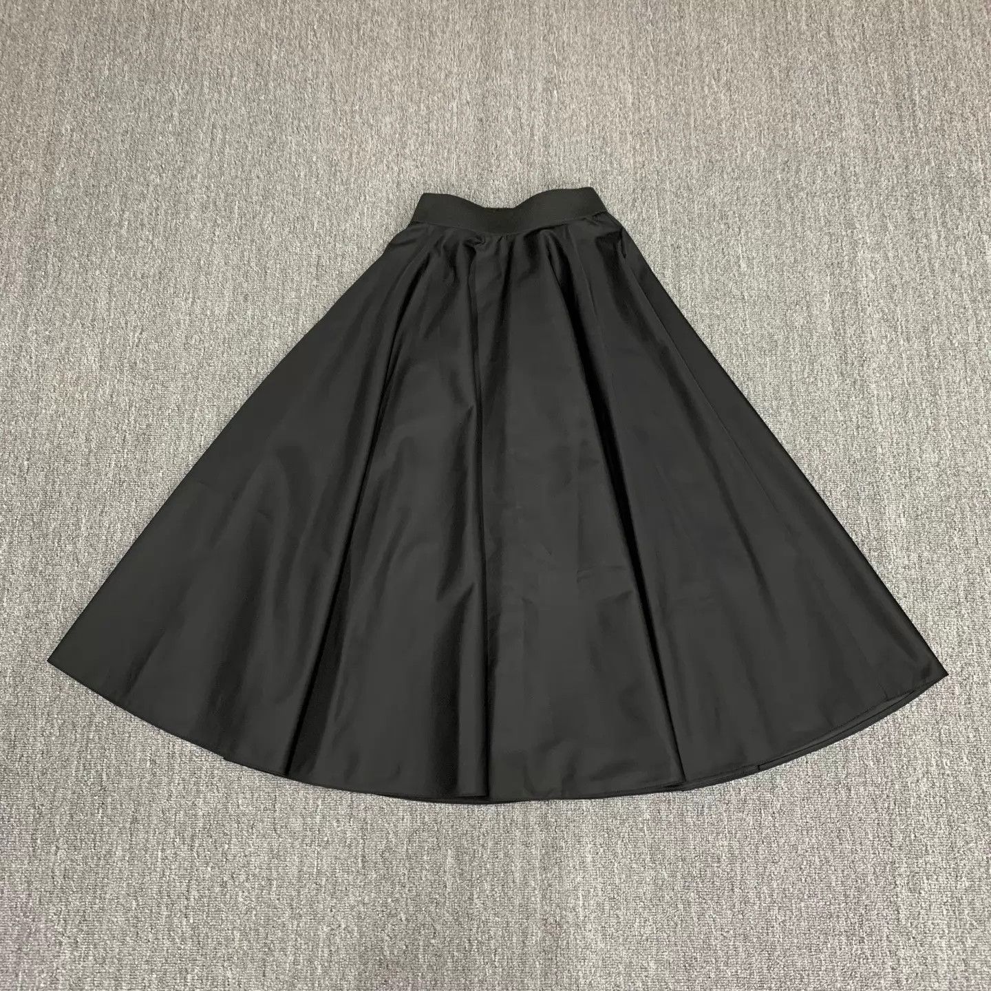 Prada Prada women's black nylon triangle logo skirt Size 25" / US 0 / IT 36 - 2 Thumbnail