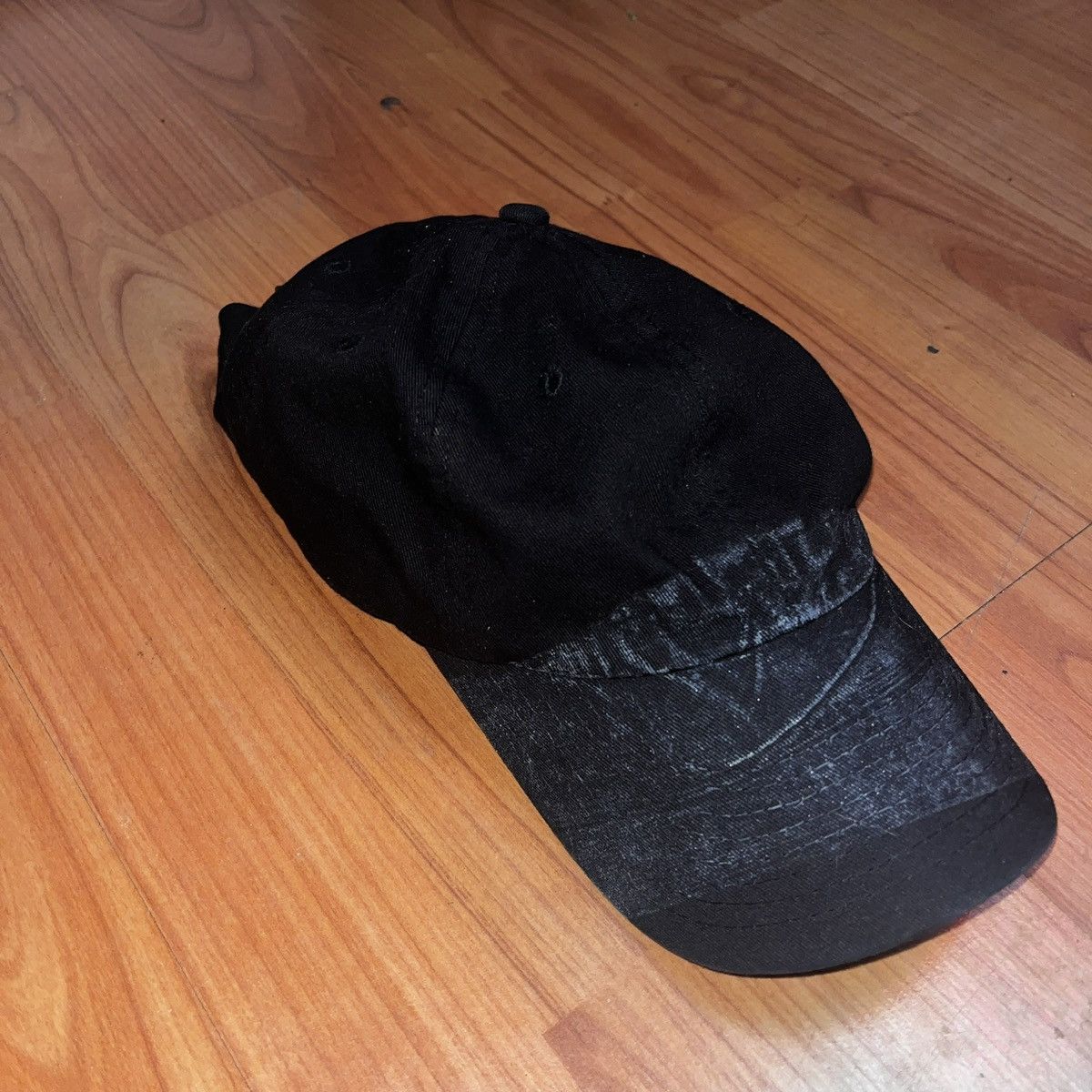 Vintage Vintage Black Faded Hat Y2K 00’s Size ONE SIZE - 3 Thumbnail