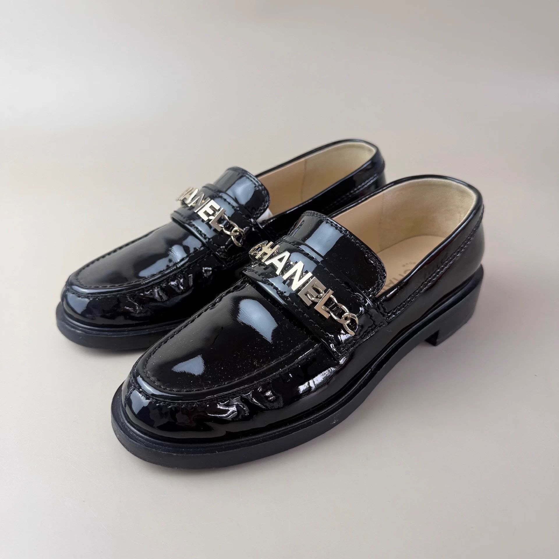 Chanel CHANEL Chain Logo Black & Gold Loafer 36 Size US 5 / IT 35 - 1 Thumbnail
