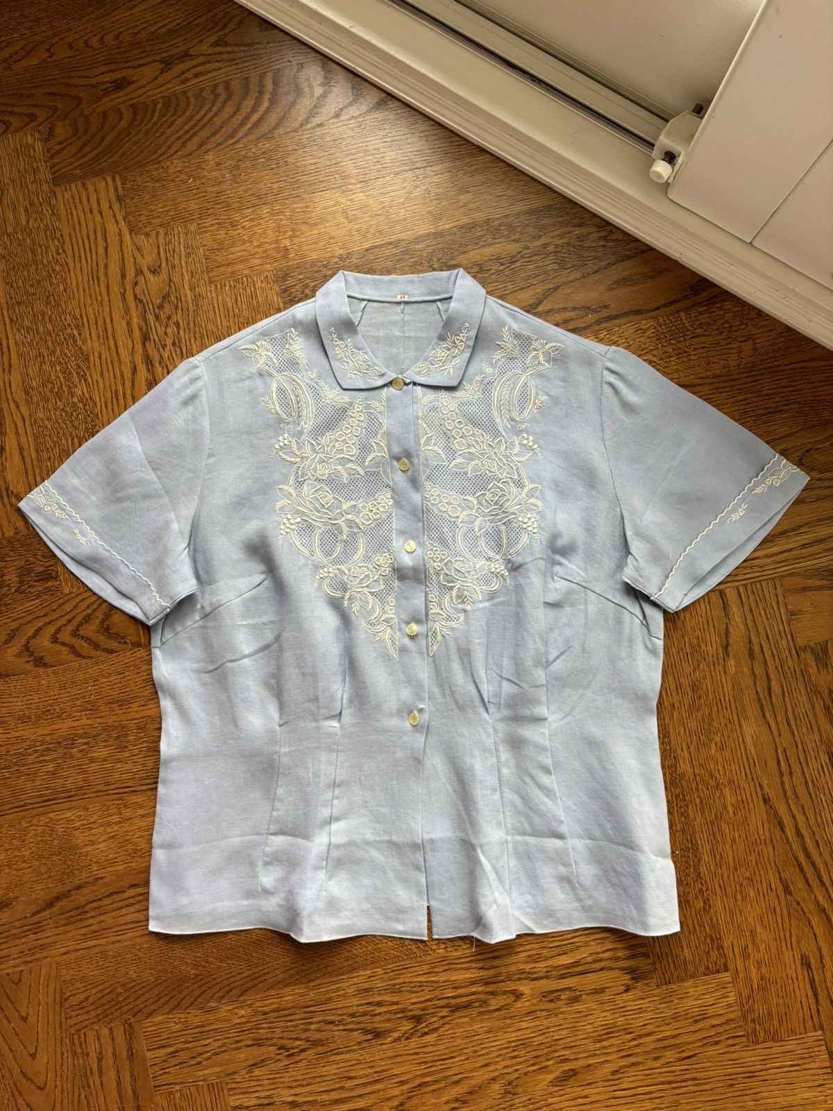 Vintage 1960s Deadstock Vintage Embroidered Shortsleeve Sheer Lace Size S / US 4 / IT 40 - 3 Thumbnail