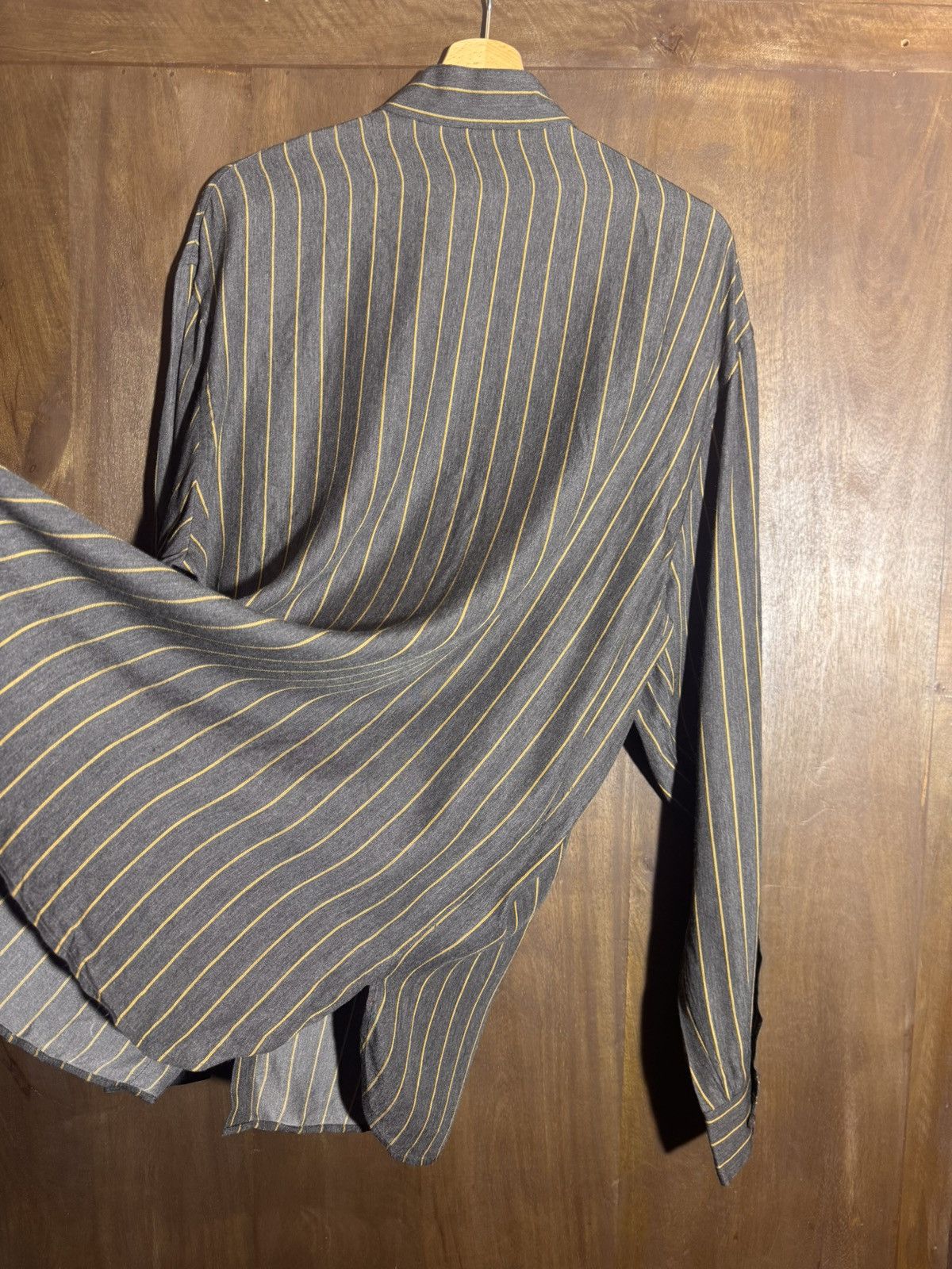 Cerruti 1881 cerruti 1881 oversized fluid stripped shirt 38 runway Size US S / EU 44-46 / 1 - 9 Thumbnail