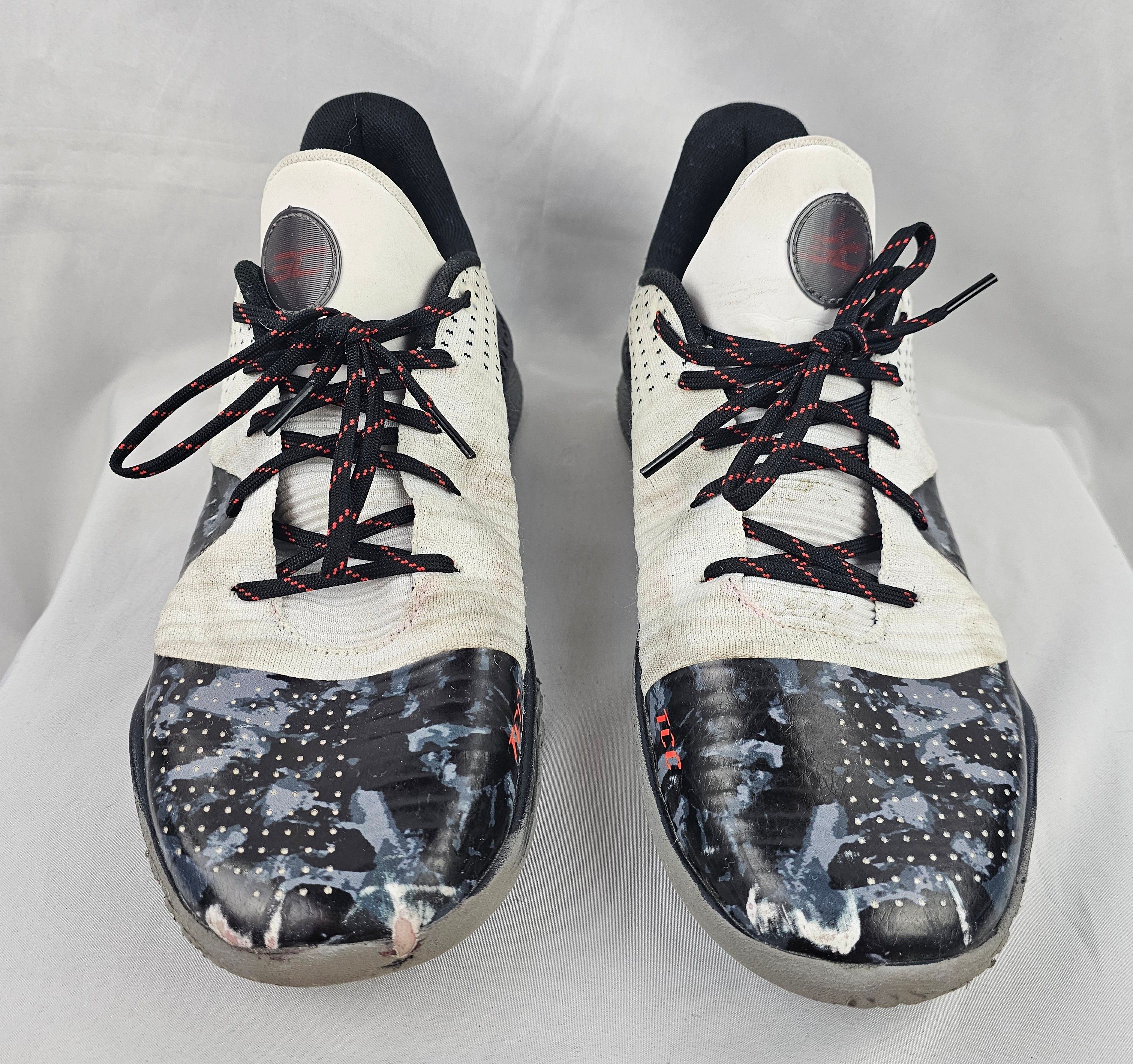 Under Armour Under Armour Curry 4 Low Flotro Black White Red Basketball Size US 13 / EU 46 - 4 Thumbnail
