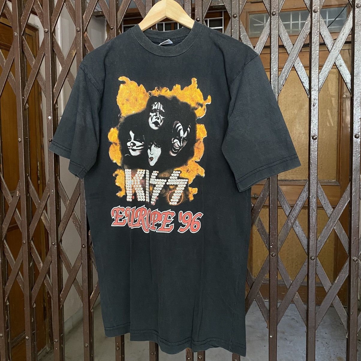 KISS Vintage Kiss "Europe '96" rock band tour T-shirt Size US XL / EU 56 / 4 - 2 Thumbnail