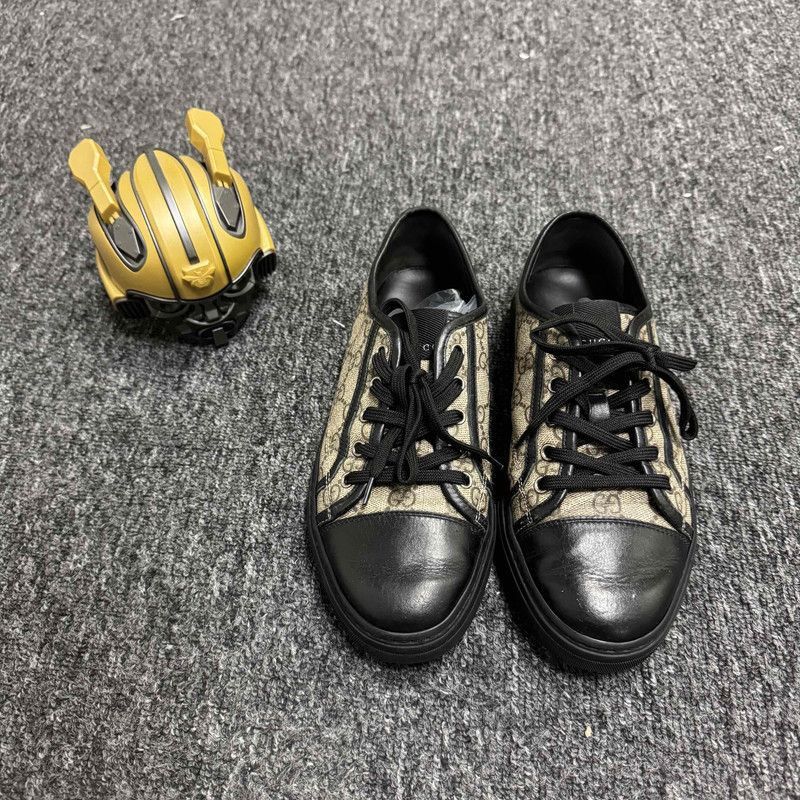 Gucci Gucci Stylish Casual Sneakers for Men - Size US 8.5 / EU 41-42 - 2 Thumbnail