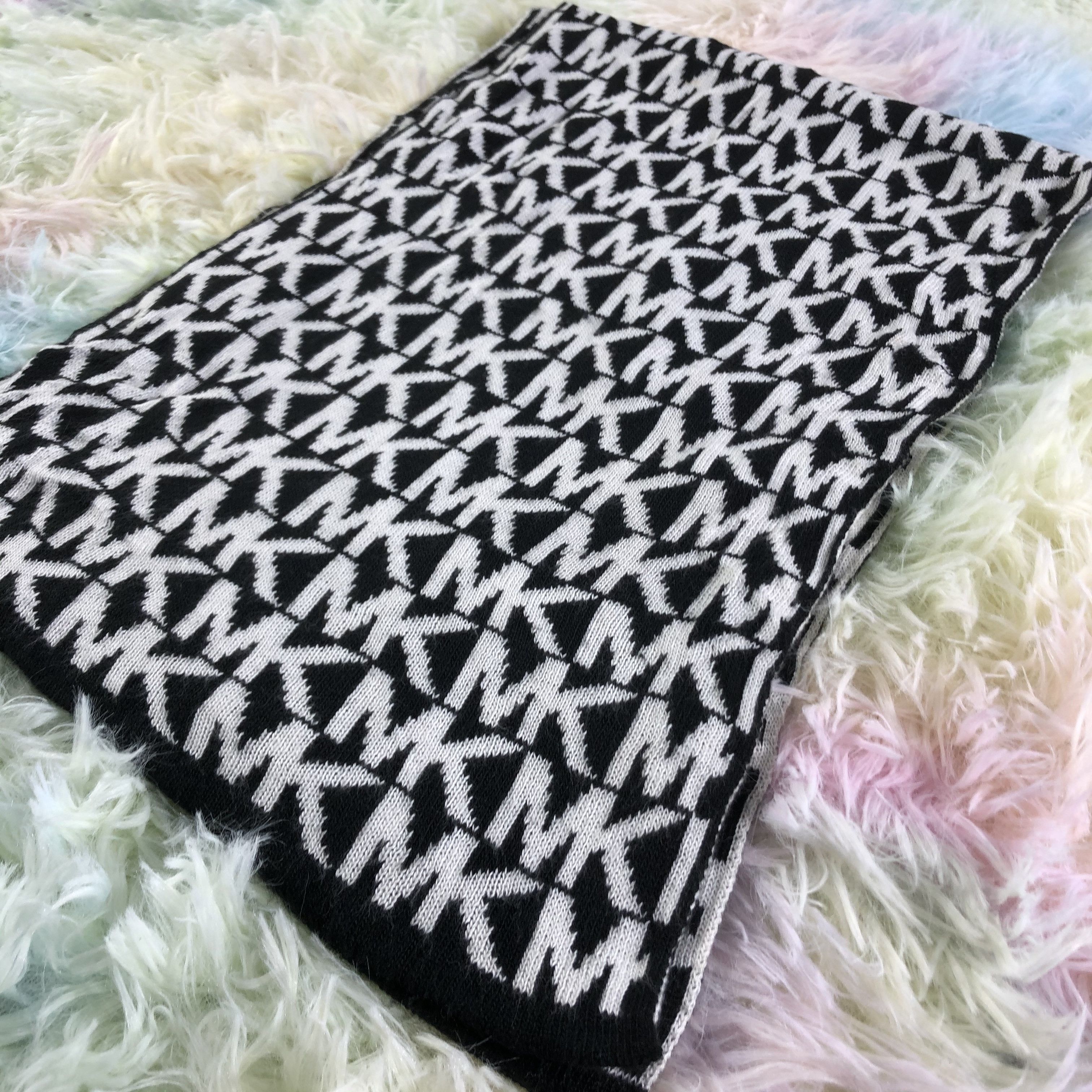 Michael Kors Michael Kors Scarf / Muffler / Neckwear - KM254 Size ONE SIZE - 3 Thumbnail