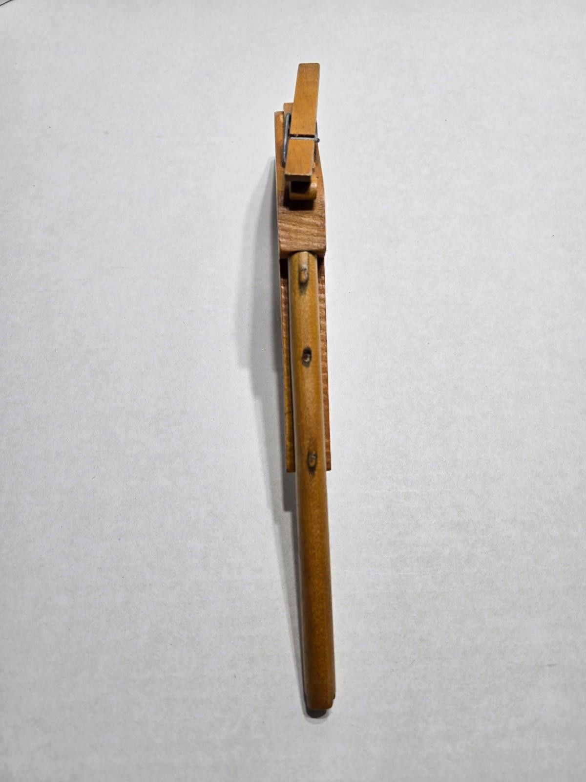 Handmade Vintage 1950s: Handmade Wooden: Clothes Pin Rubber Band Gun Size ONE SIZE - 7 Thumbnail