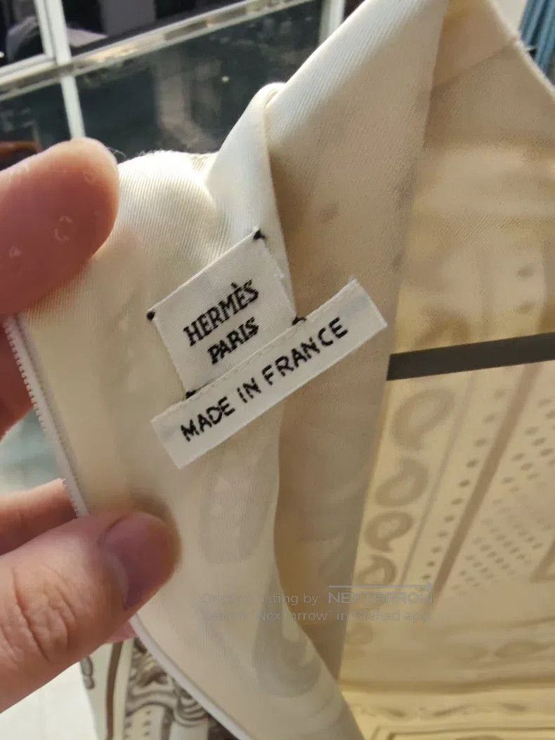 Hermes Color-Blocked Printed Silk Crepe Round Neck Long Sl