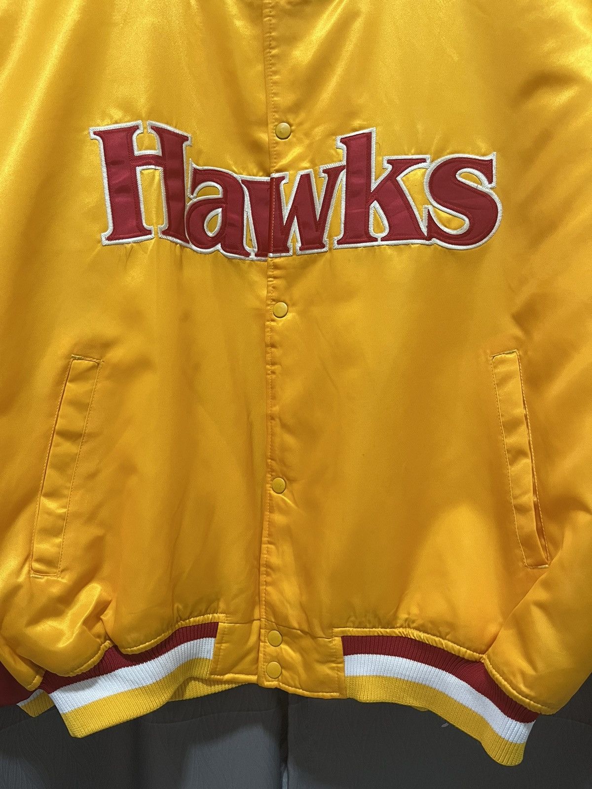 NBA × Vintage Vtg 90s Unworn Atlanta Hawks Satin Bomber Jacket Oversized Size US XXL / EU 58 / 5 - 3 Thumbnail