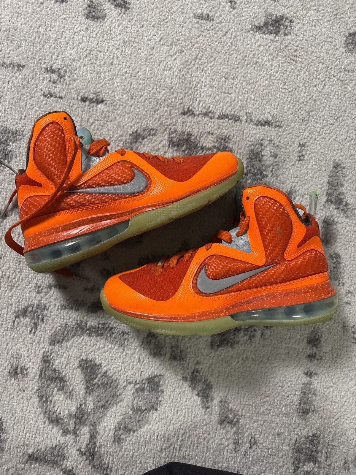 Nike GALAXY LEBRON (BIG BANG) 2012 Size US 5 / EU 37 - 1 Thumbnail