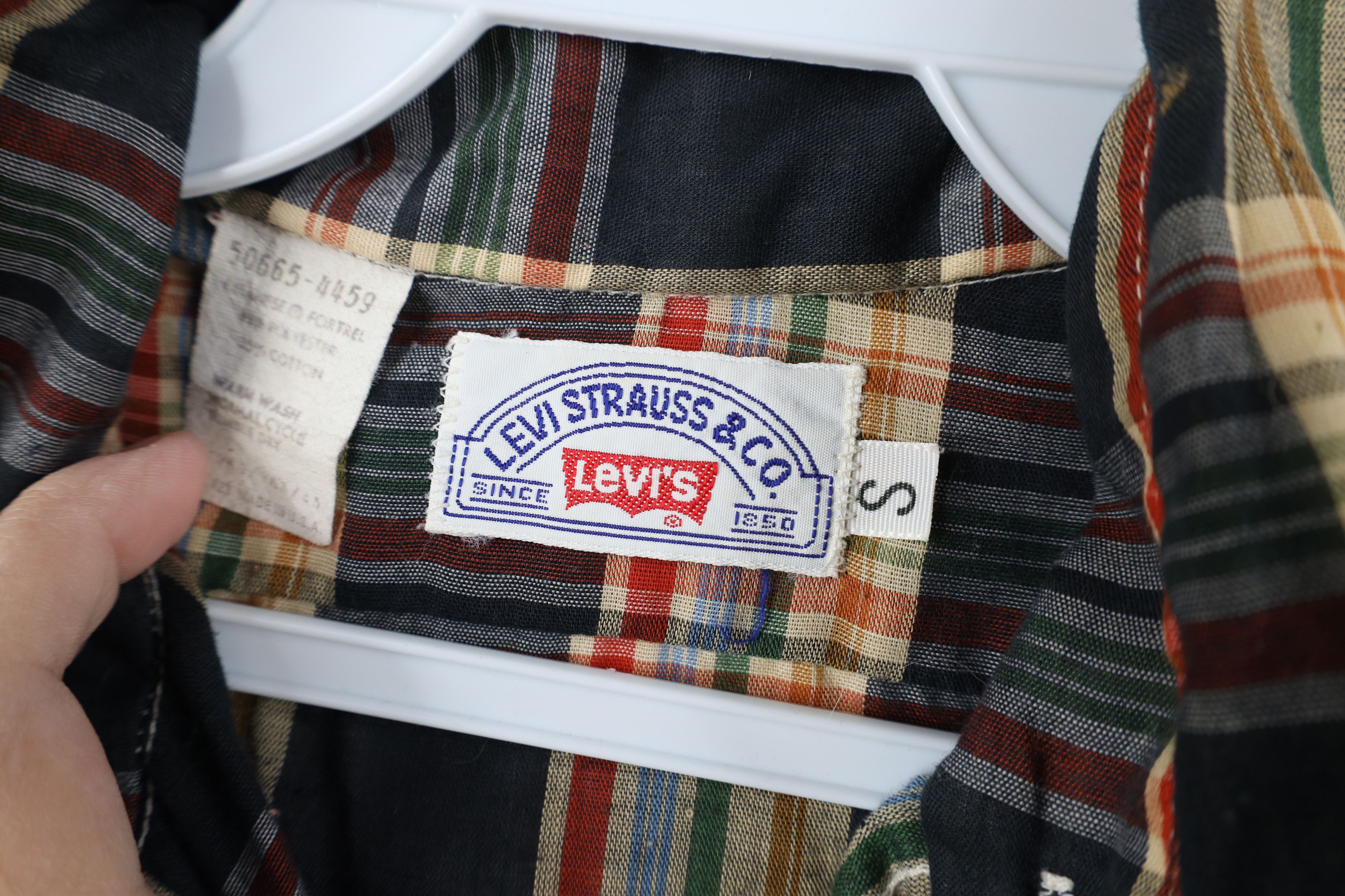 Levi's Vintage 70s Levis Rainbow Collared Button Shirt USA Size US S / EU 44-46 / 1 - 8 Thumbnail