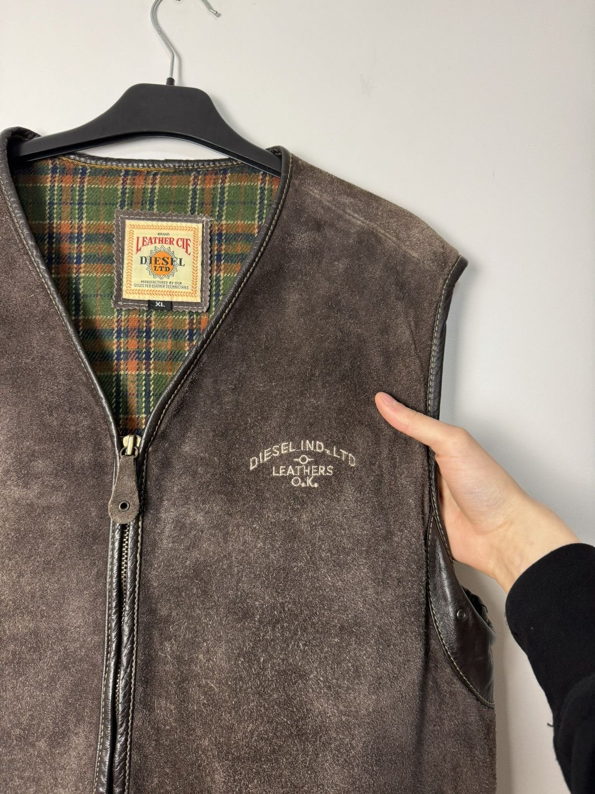 Diesel Vintage Diesel Leather Suede VestPlaid Lined Archive 90s Size US XL / EU 56 / 4 - 3 Thumbnail