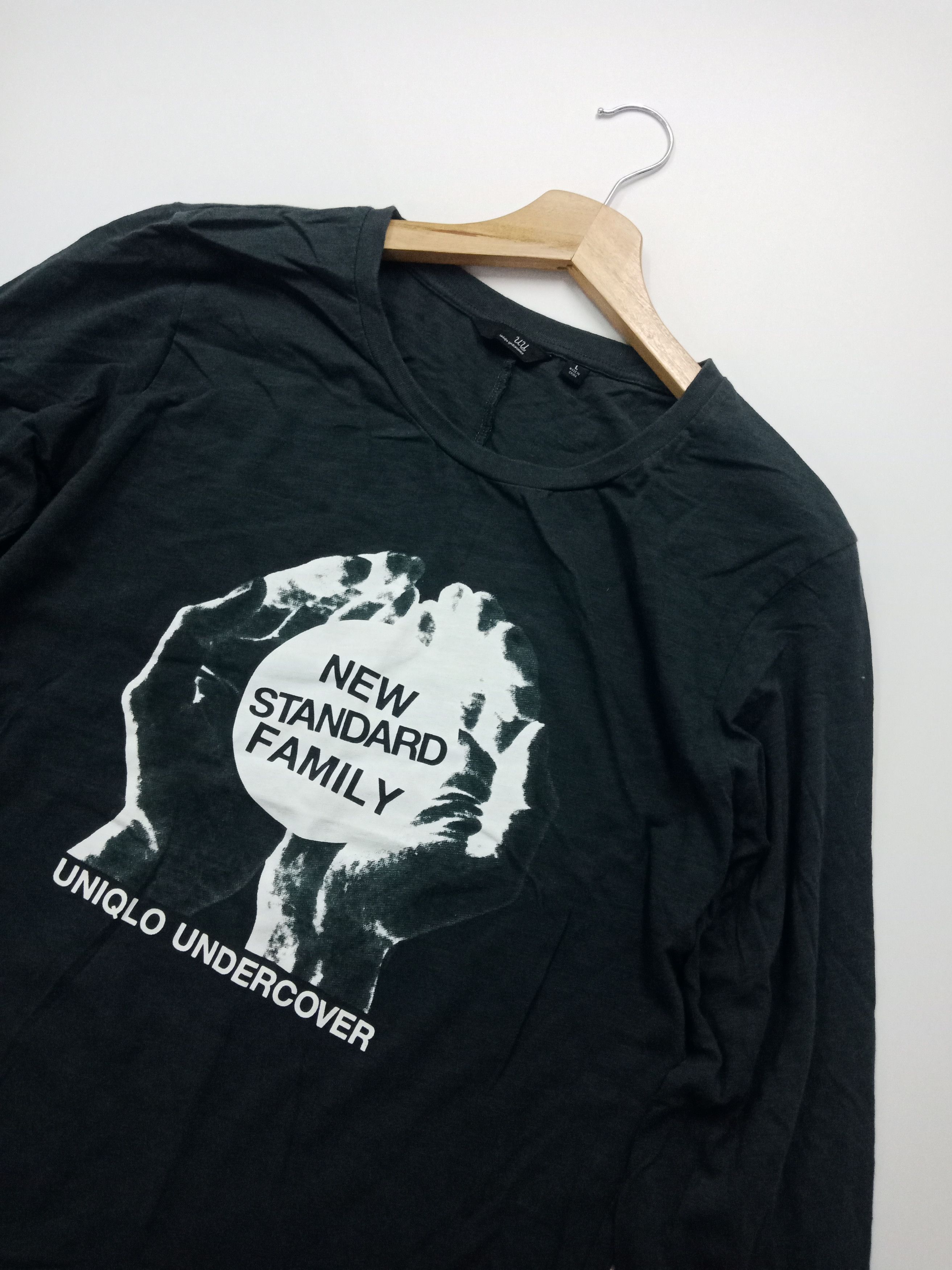 Undercover × Uniqlo Uniqlo X Undercover New Standard Family #C Size US L / EU 52-54 / 3 - 3 Thumbnail