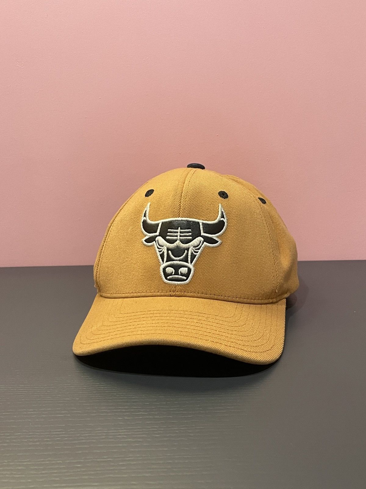 NBA × Vintage Chicago Bulls «Mitchell & Ness» Vintage Cap Size ONE SIZE - 2 Thumbnail