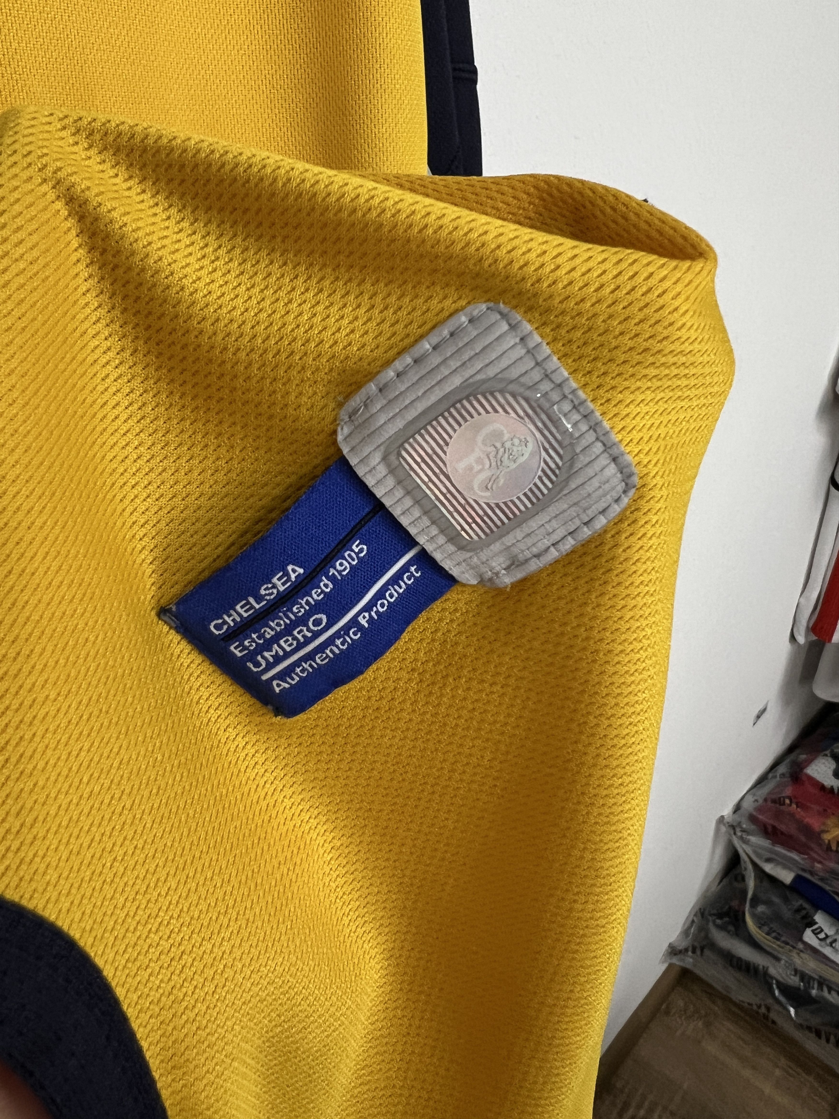 Umbro Chelsea Goalkeeper football shirt 2002 #23 Cudicini Umbro Size US L / EU 52-54 / 3 - 4 Thumbnail