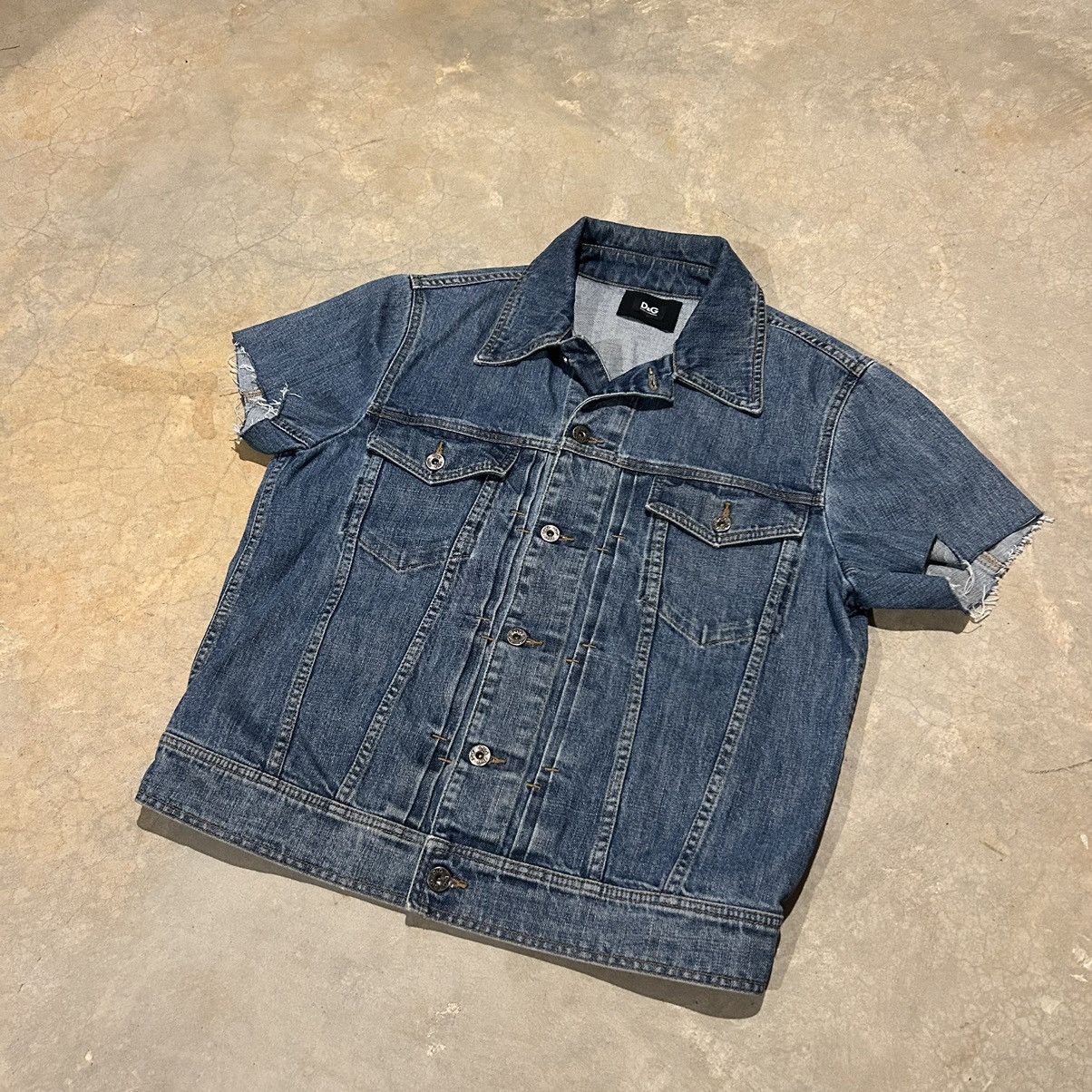 Designer × Dolce & Gabbana Dolce & Gabbana Chopped Short Sleeve Denim Trucker Jacket Size US L / EU 52-54 / 3 - 2 Thumbnail