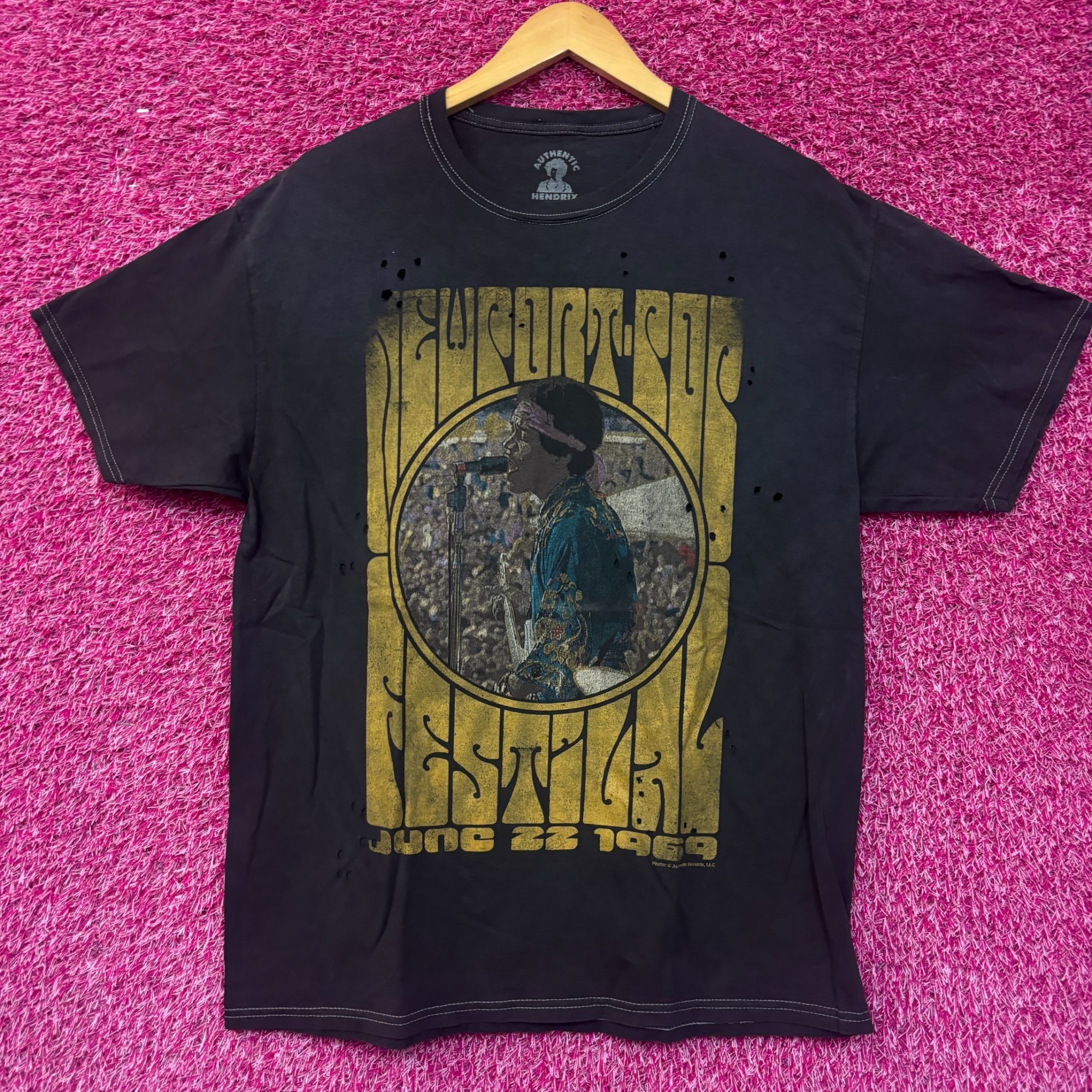 Jimi Hendrix Jimi Hendrix 1969 Newport Pop Festival Distressed Rock Tee M Size US M / EU 48-50 / 2 - 1 Thumbnail