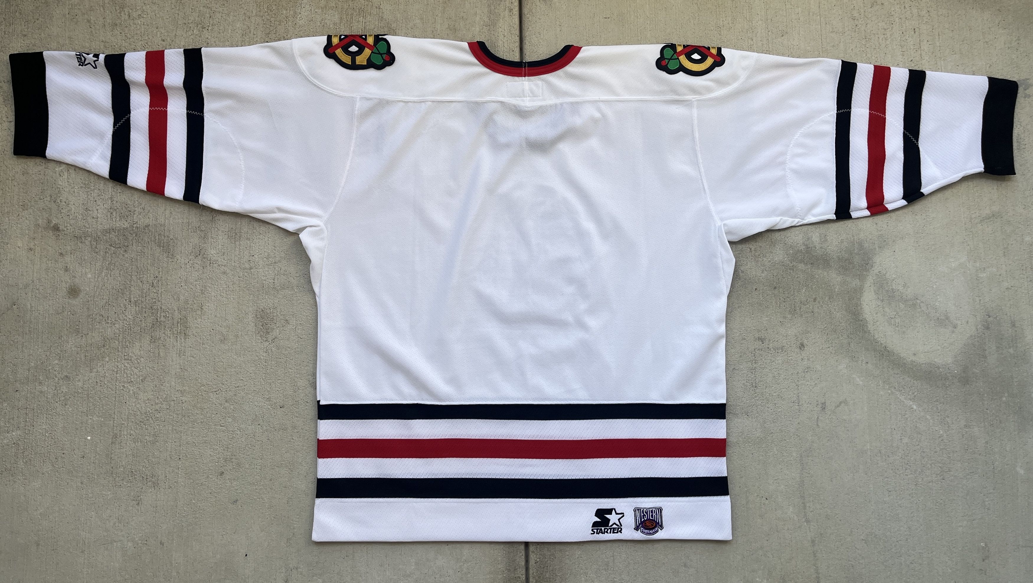 Starter Starter Chicago Blackhawks Home Jersey Size US L / EU 52-54 / 3 - 3 Thumbnail
