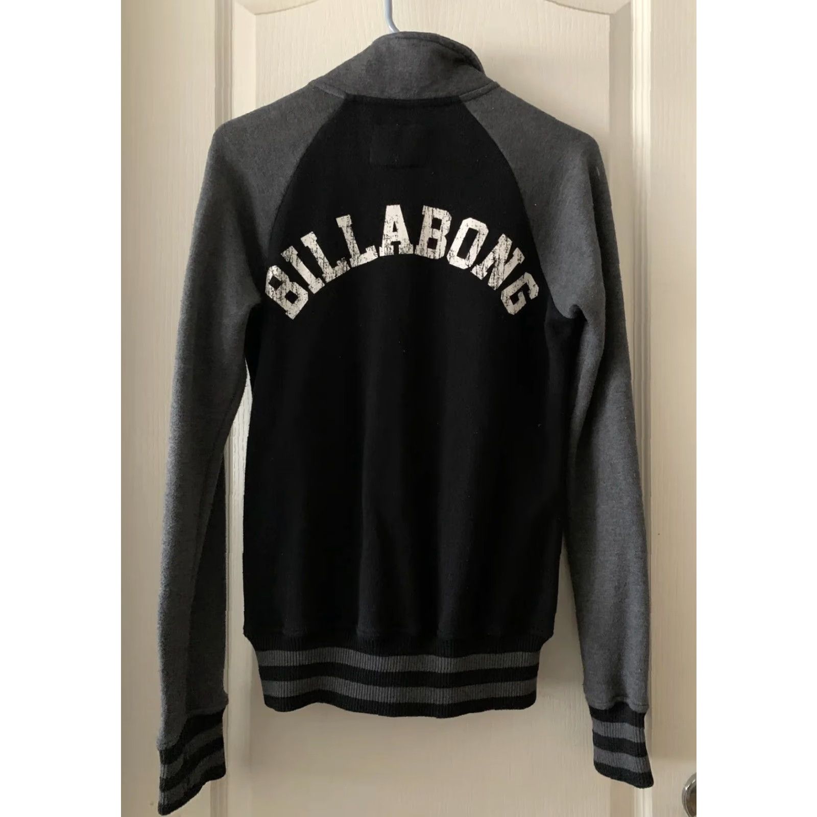 VINTAGE Billabong Varsity Jacket Adult Medium Black Gray Zip Front Activewear