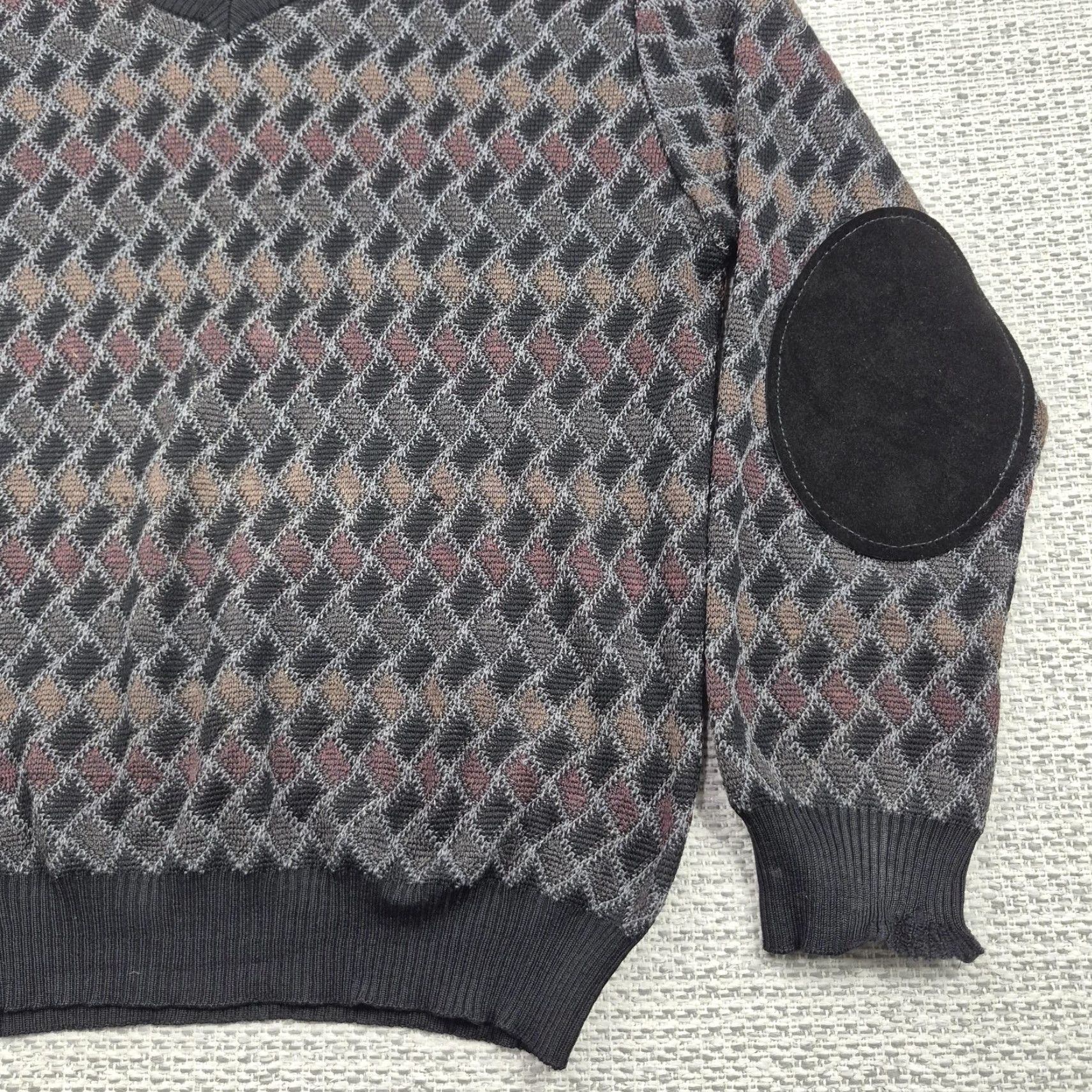 Vintage VINTAGE Segreto Sweater Mens Large Wool Argyle V-Neck Elbow Patch Knit 80s 90s Casual Fil… Size US L / EU 52-54 / 3 - 2 Thumbnail