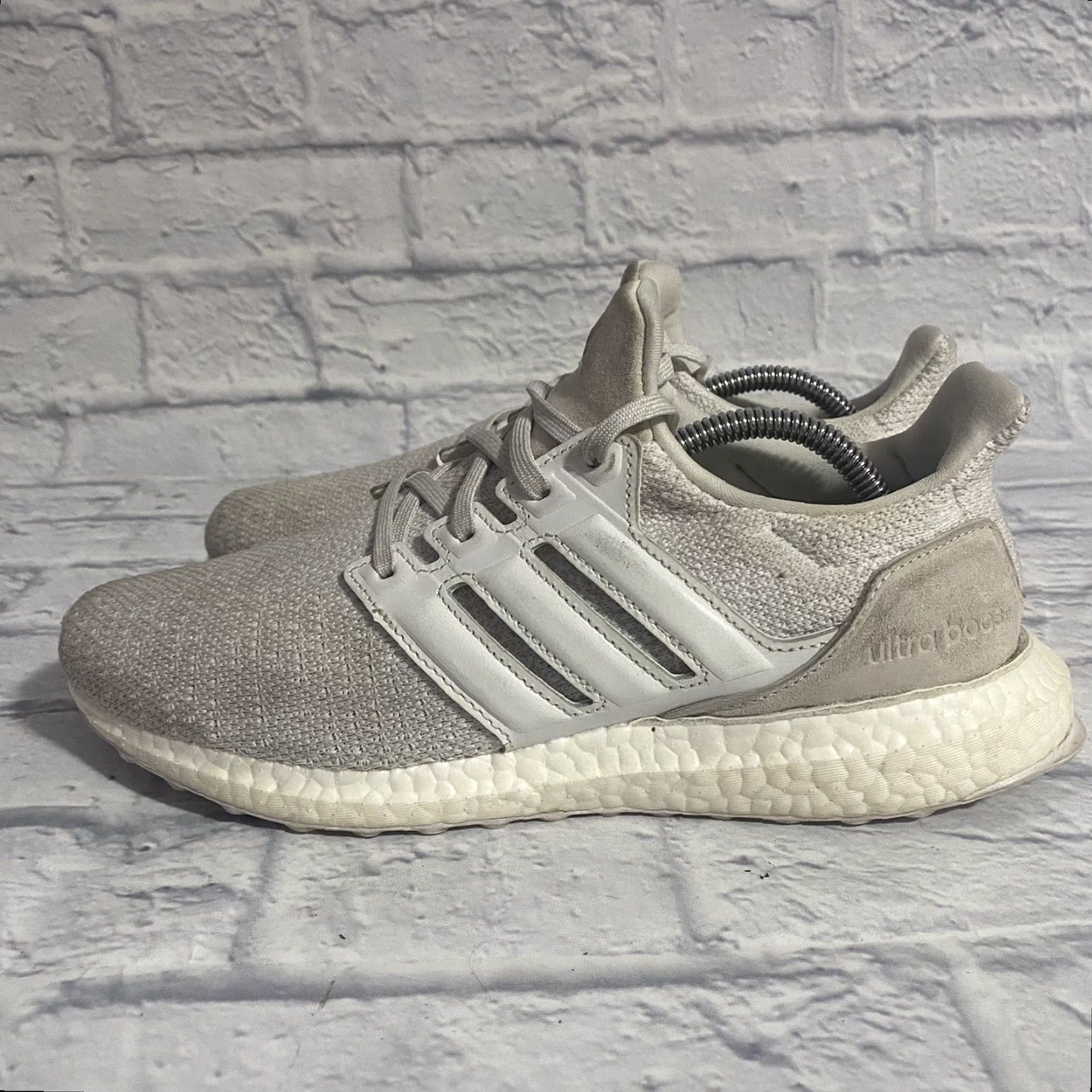 Adidas adidas UltraBoost DNA Cloud White Leather Grey Suede FW4904 Men’s Size 8.5 Size US 8 / EU 41 - 6 Thumbnail