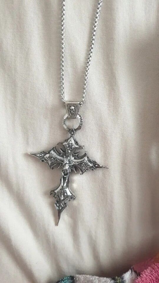 Vintage Cross Pendant Good Friday Necklace Size ONE SIZE - 7 Thumbnail