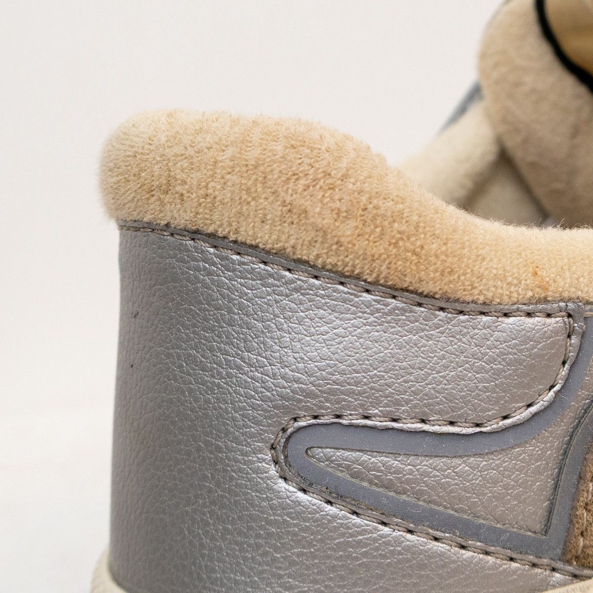 Gucci Gucci Grey / Beige Suede and Mesh Ultrapace Sneakers SizeUS9 Size US 9 / EU 42 - 11 Thumbnail