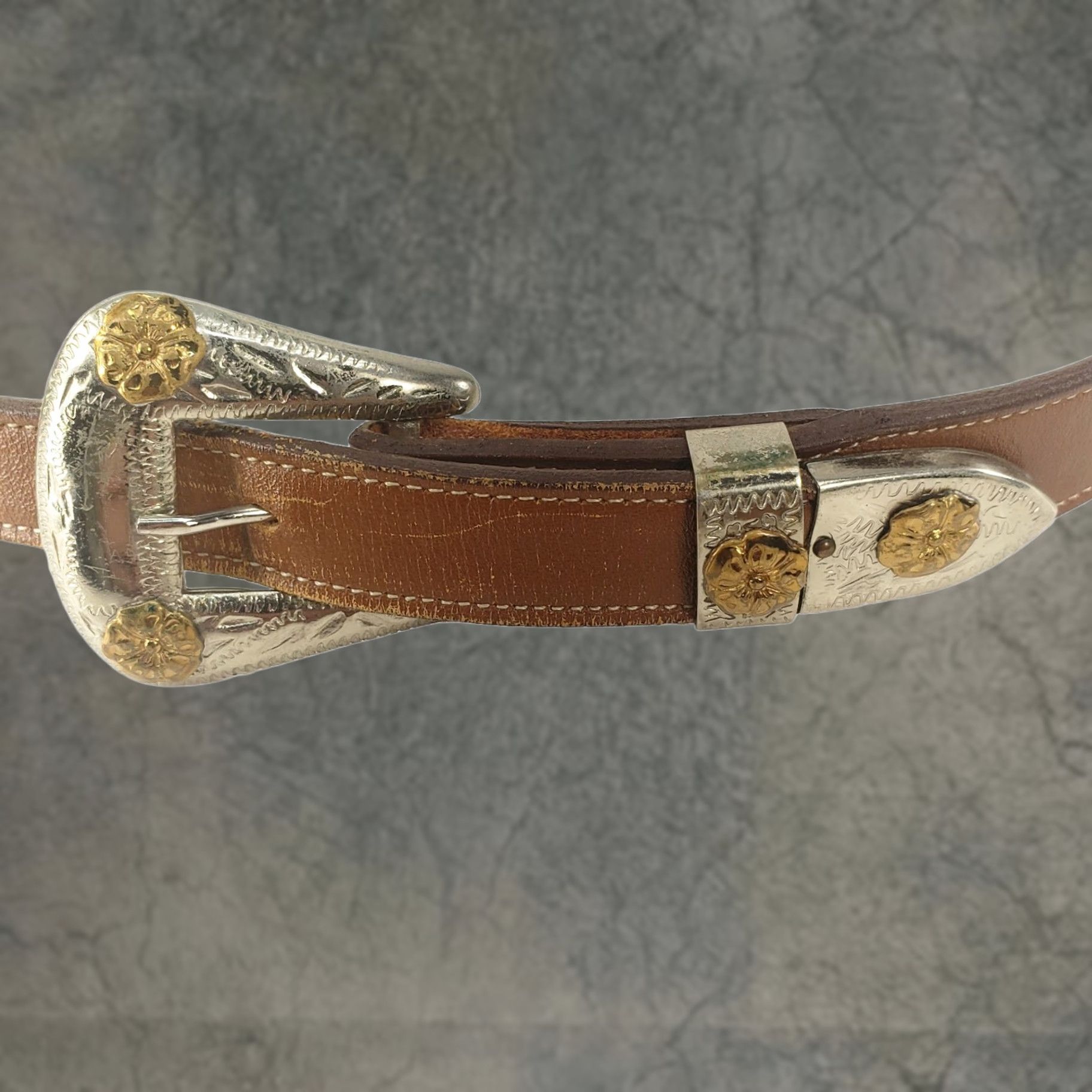 Justin Boots Justin Stitched Leather Belt Women’s Size 28 Brown 1 1/4" Wave Stitch Silver Nickel Buckle Justin Boots Cowgirl Western Belt Mens Womens Girls? Size ONE SIZE - 1 Thumbnail