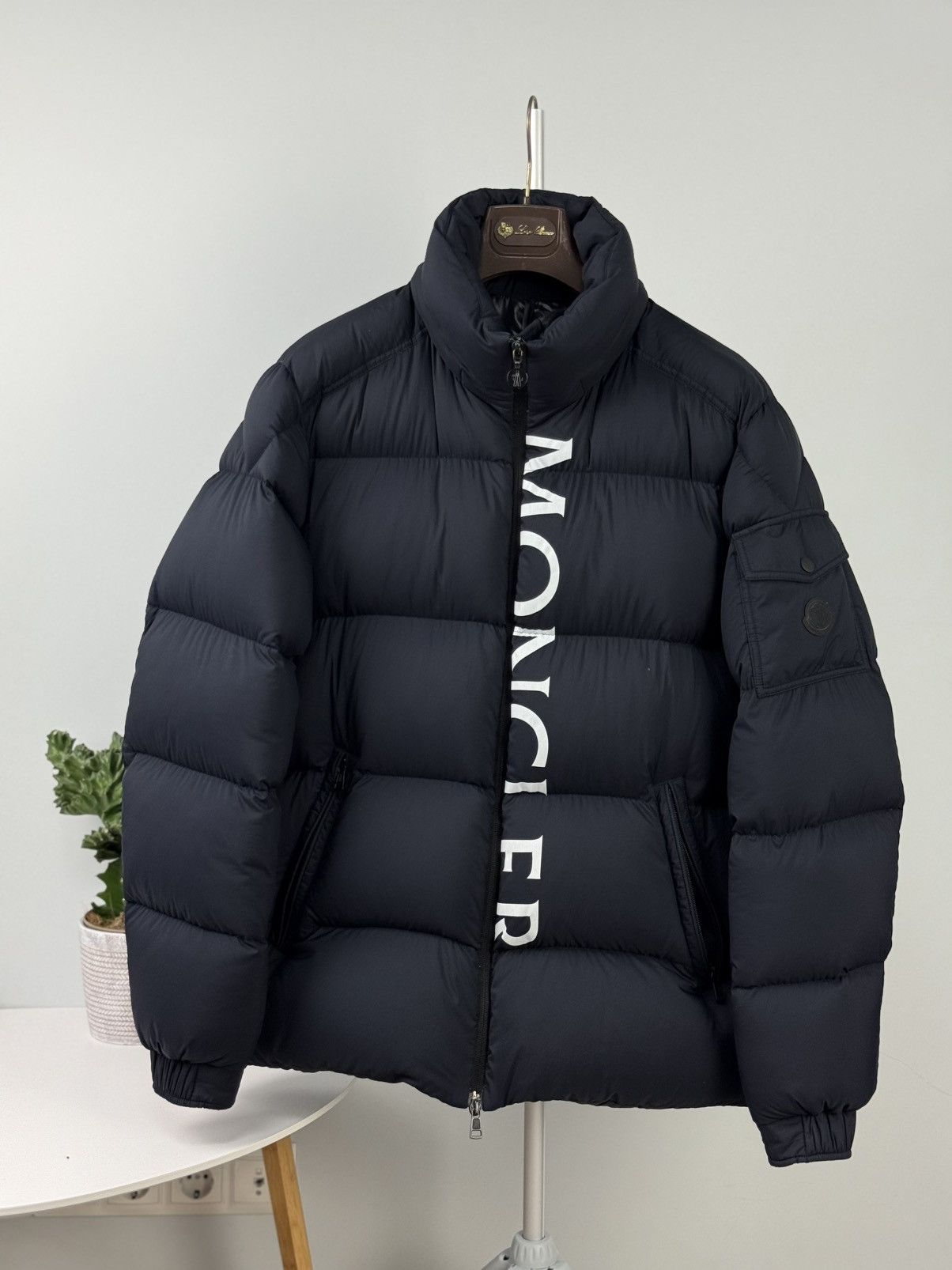 Moncler Moncler Puffer Jacket Nylon Maures Large Logo print moncler Size US L / EU 52-54 / 3 - 4 Thumbnail