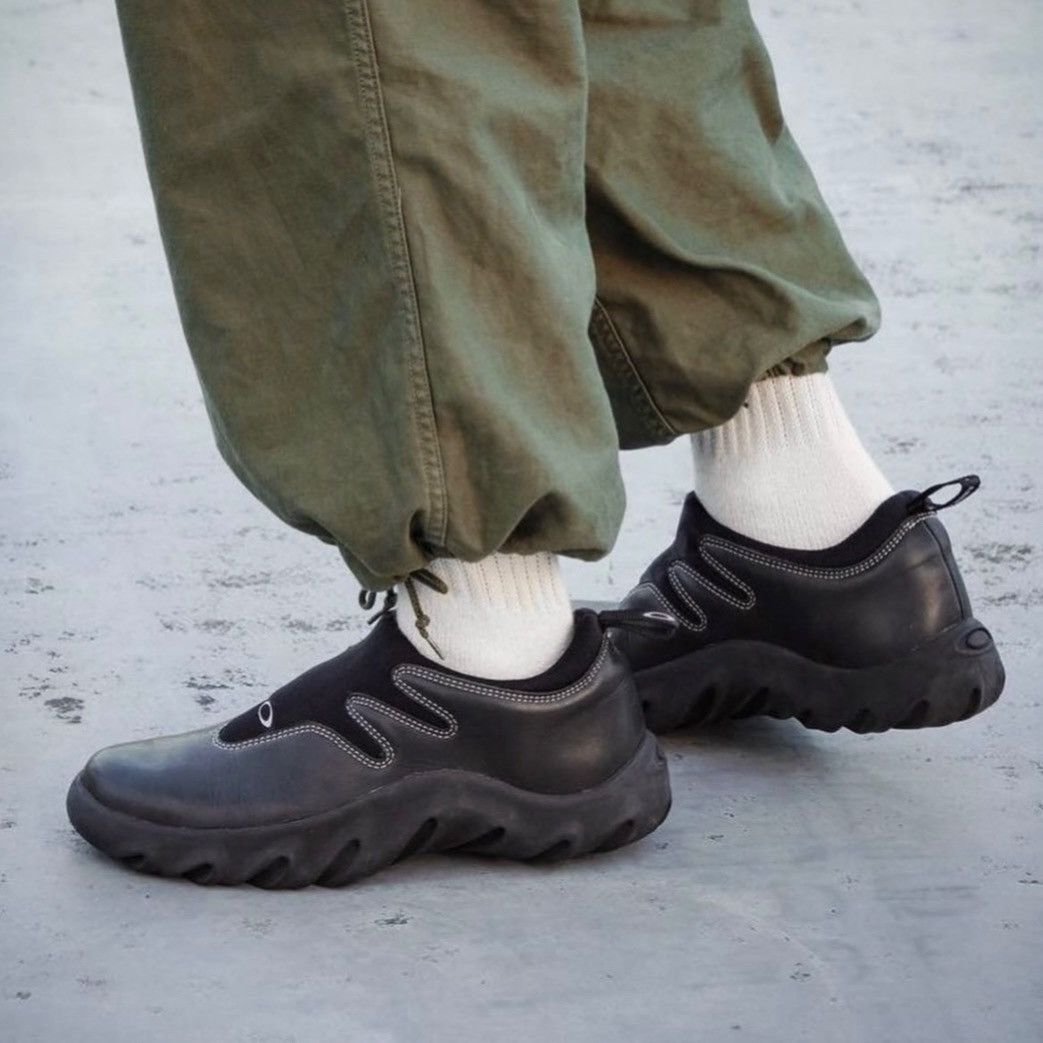 Oakley OAKLEY Arrowhead Leather slip on | Grailed