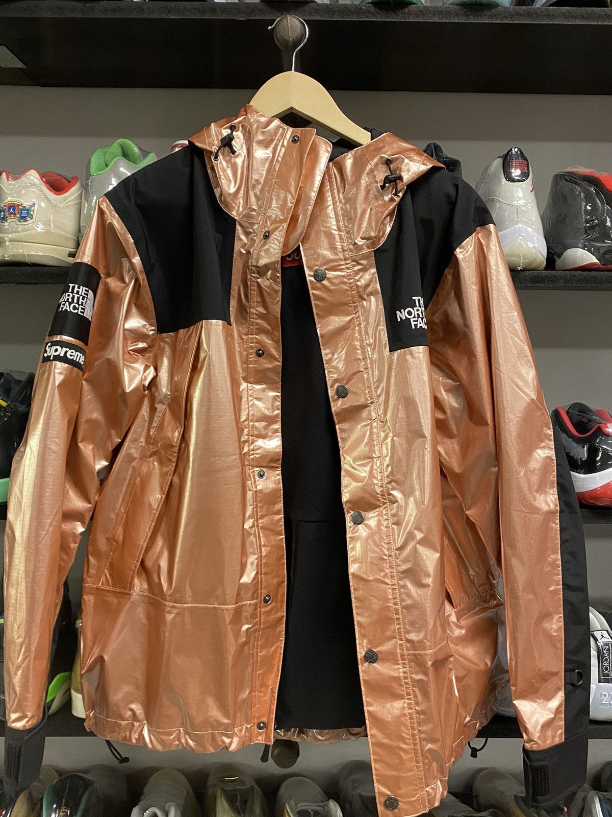 Supreme North face rose gold medium new metallic mountain parka ...